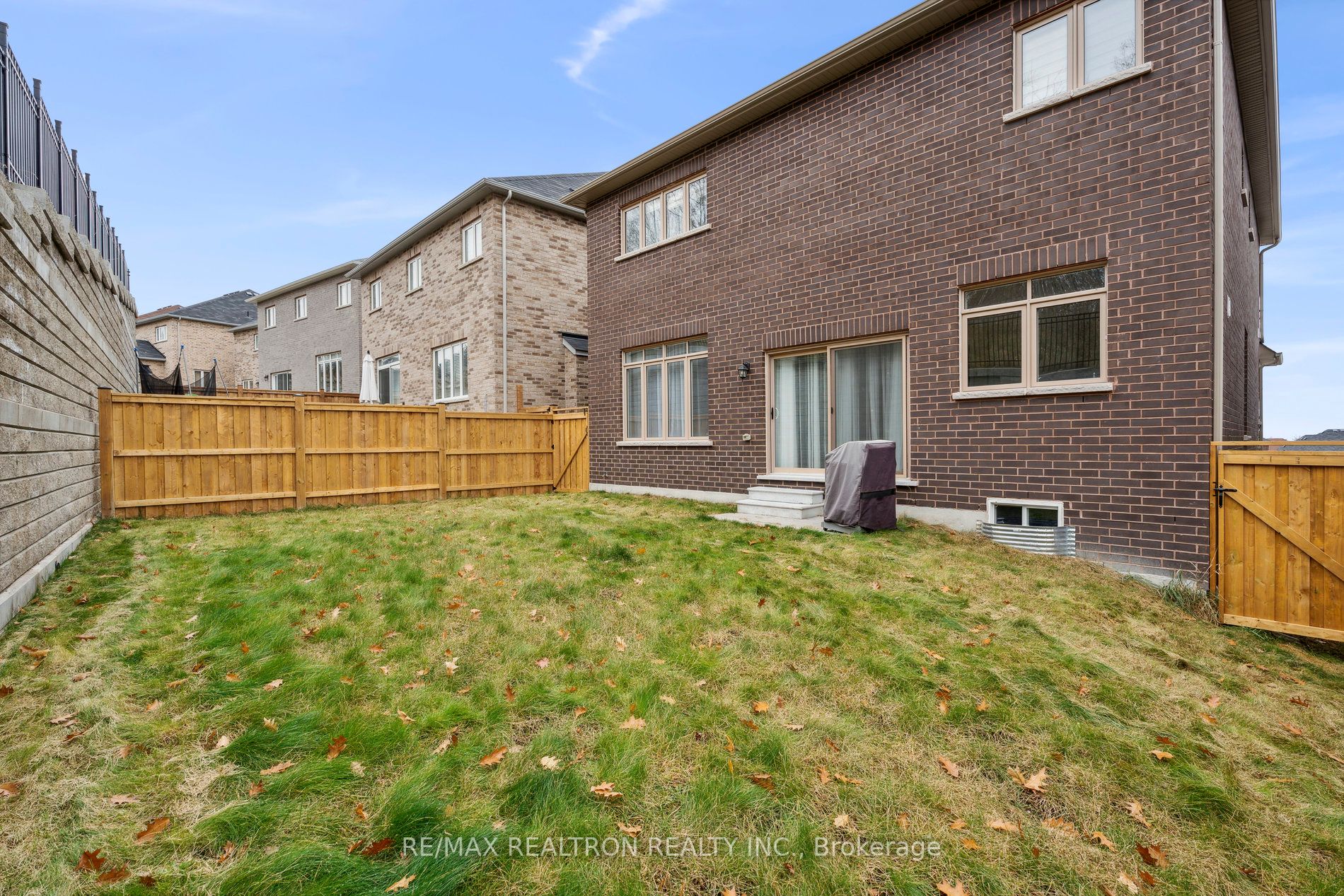 115 Muirfield Dr