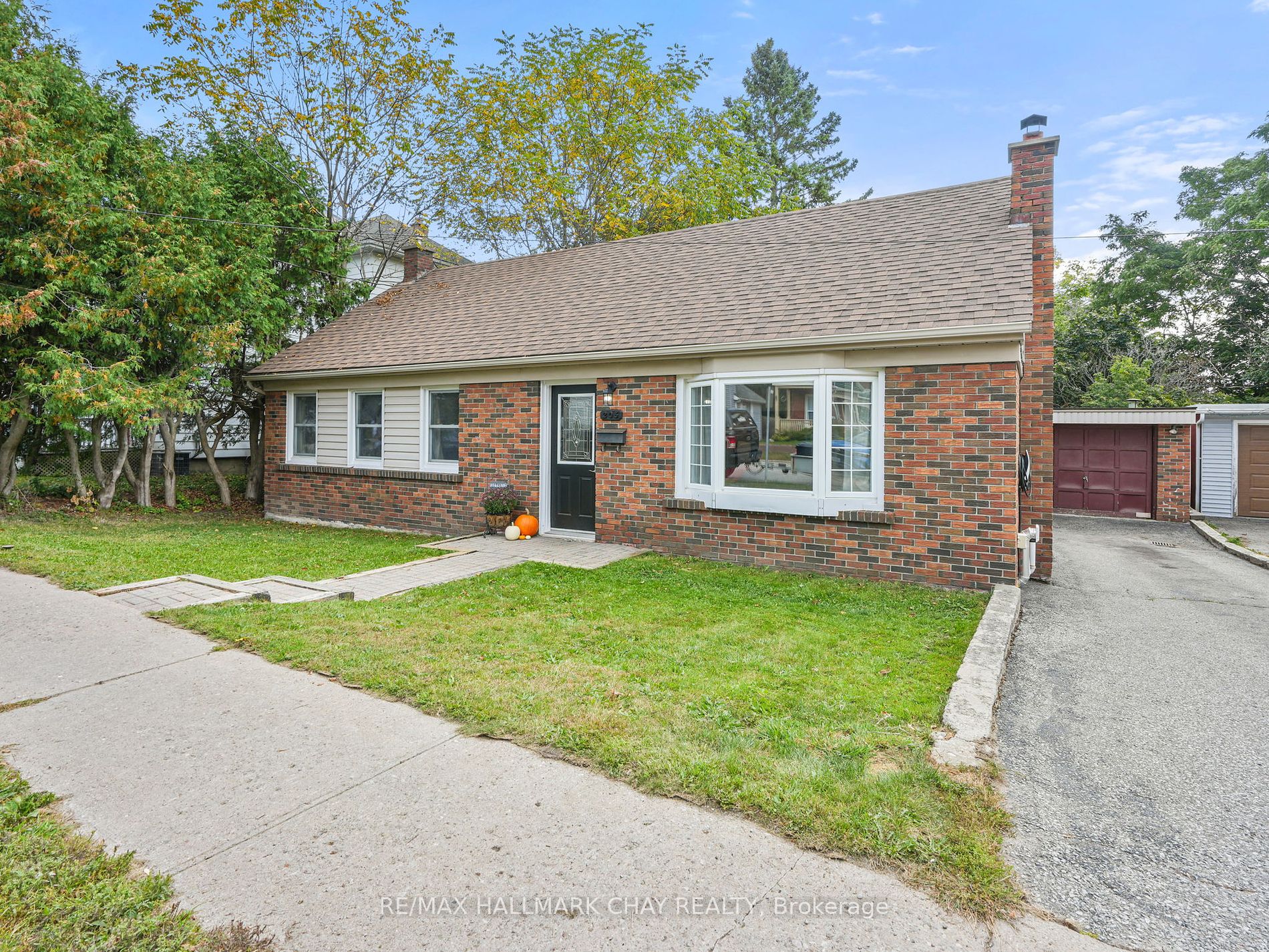 205 MARY Street