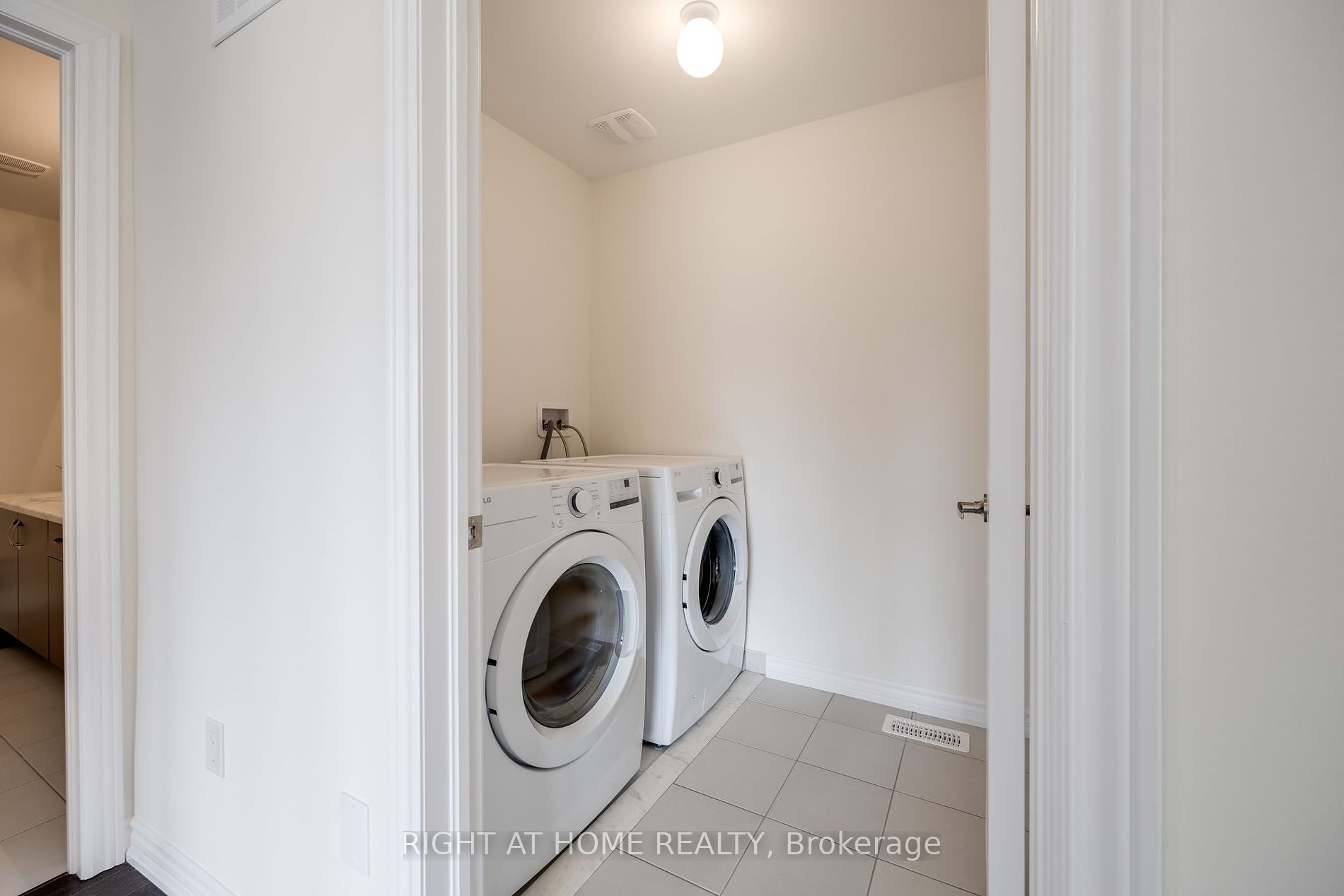 10 Ludlow Dr