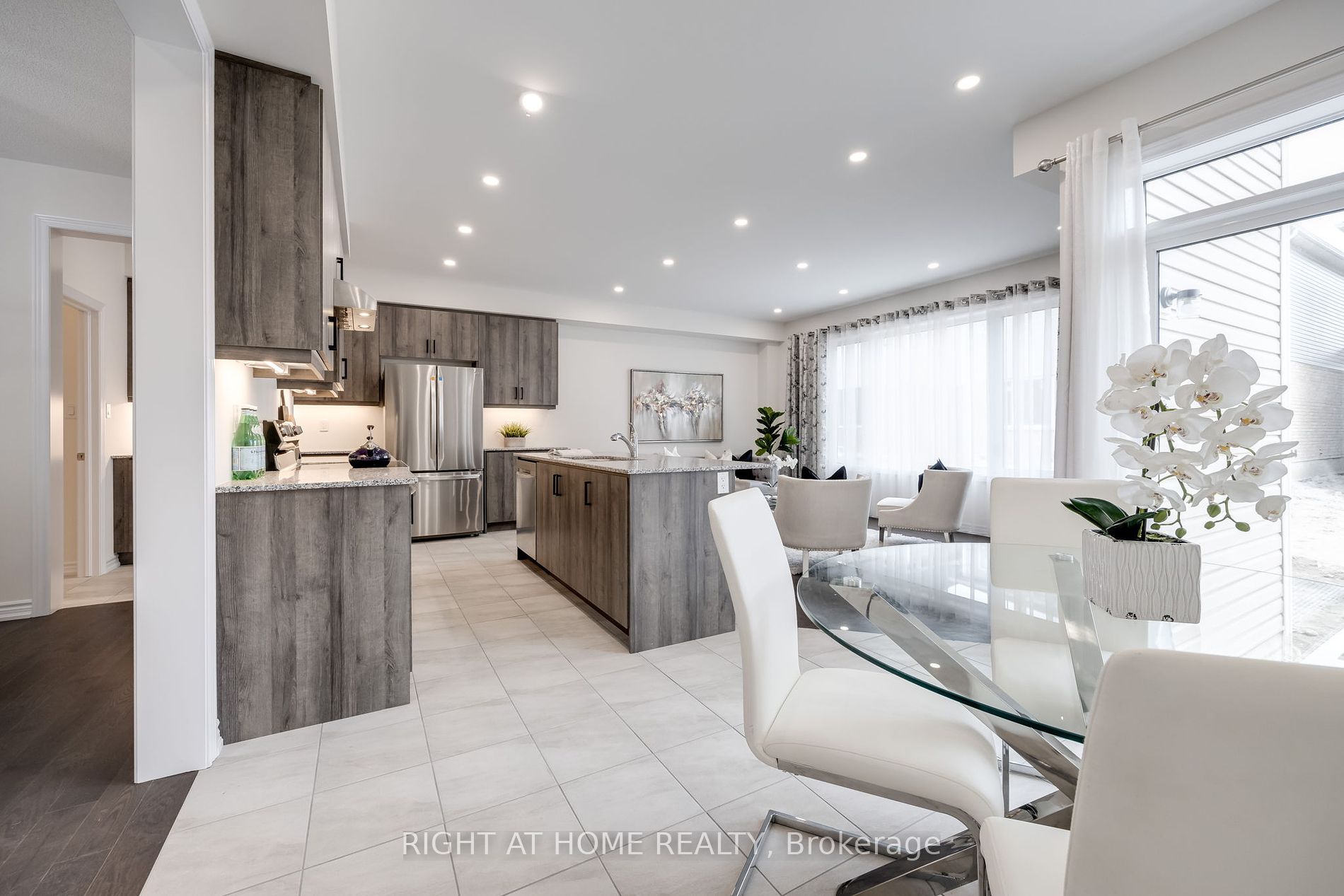 10 Ludlow Dr