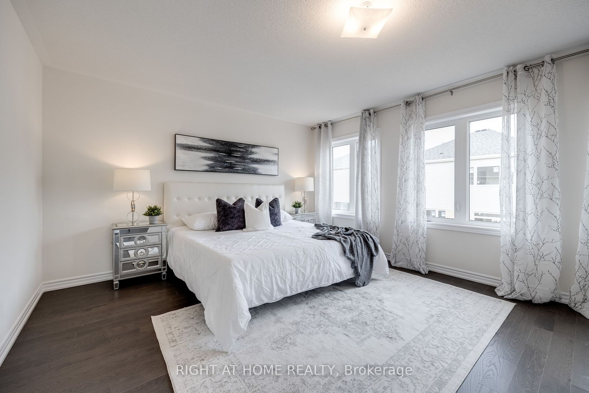 10 Ludlow Dr