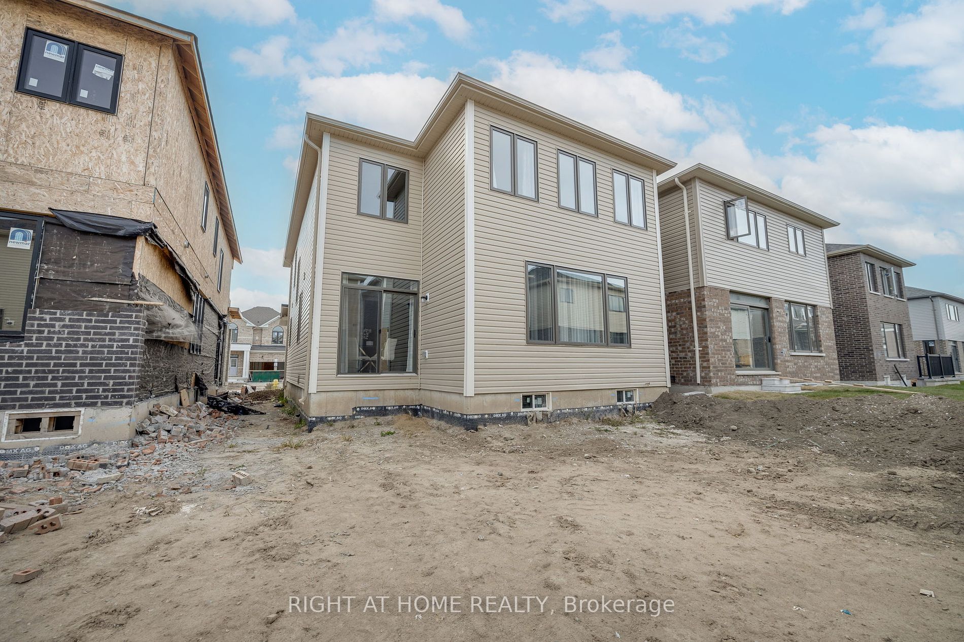 10 Ludlow Dr