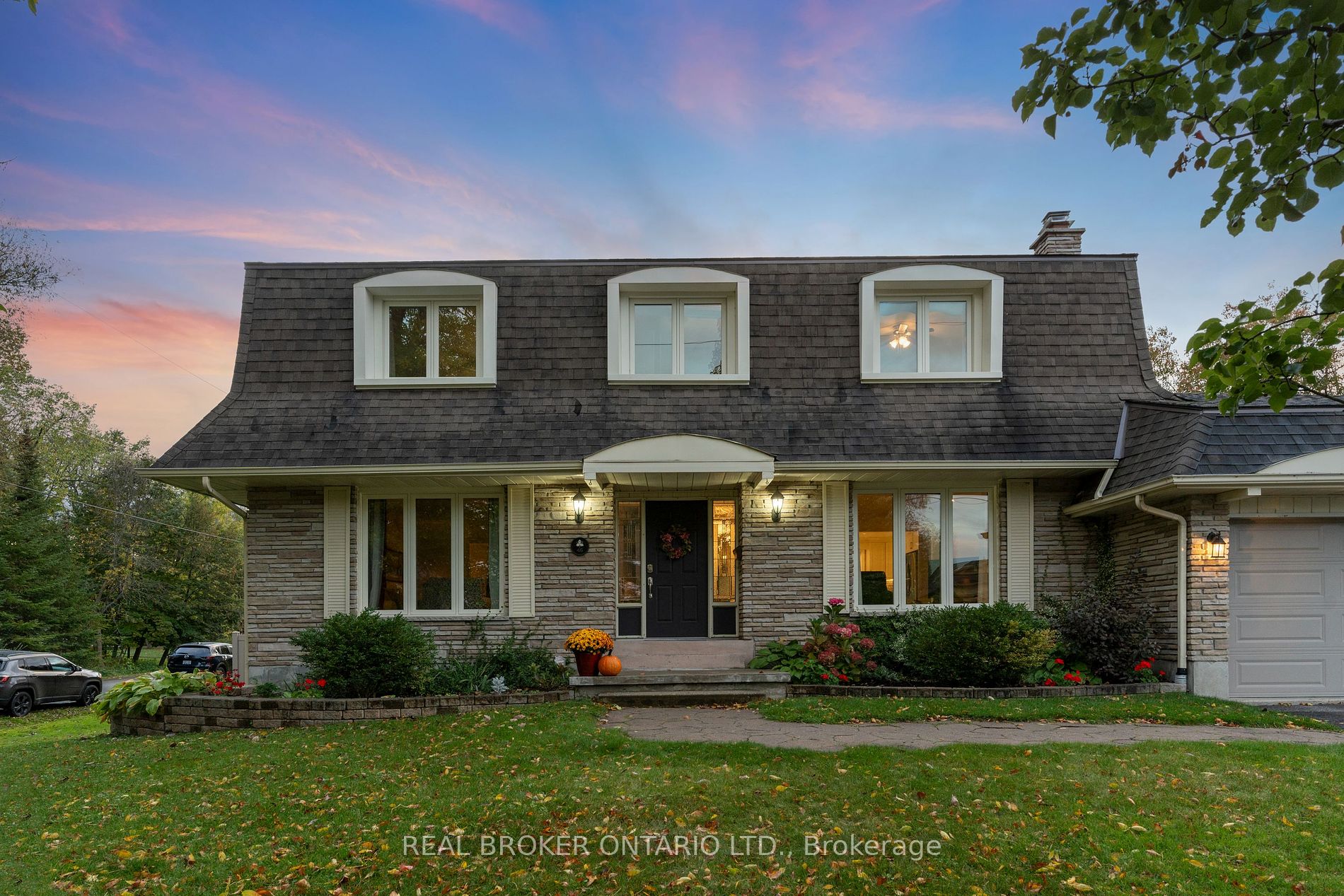 45 Maple Dr