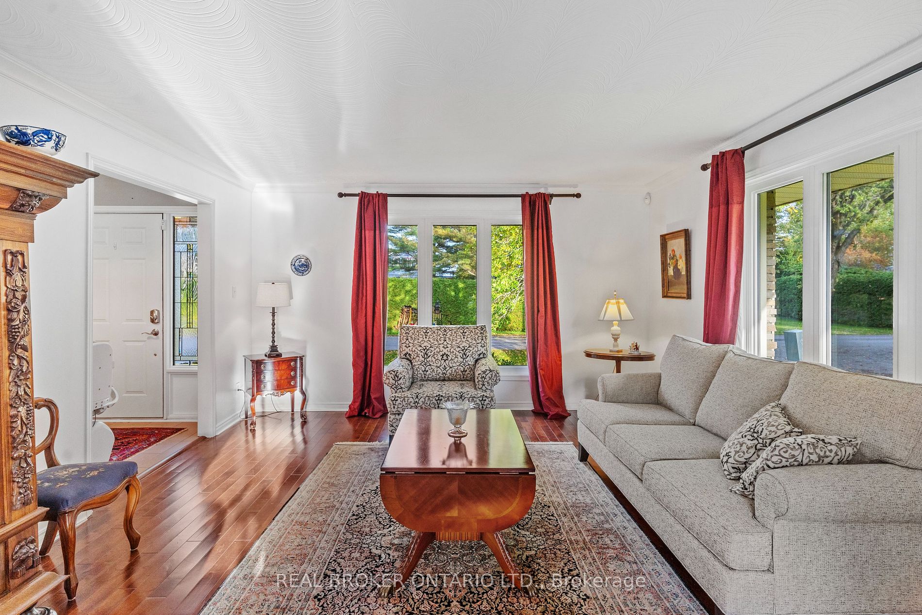 45 Maple Dr
