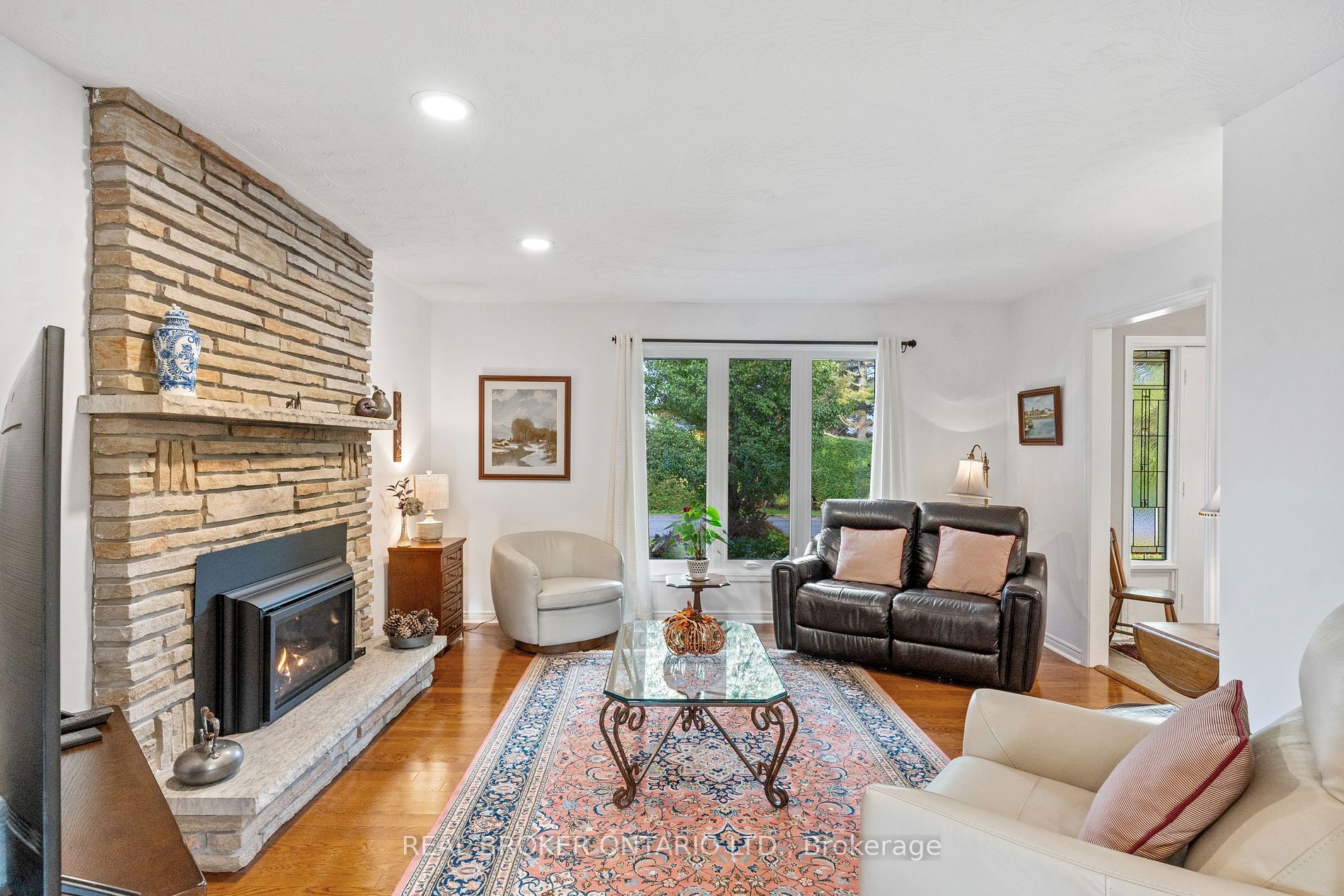 45 Maple Dr