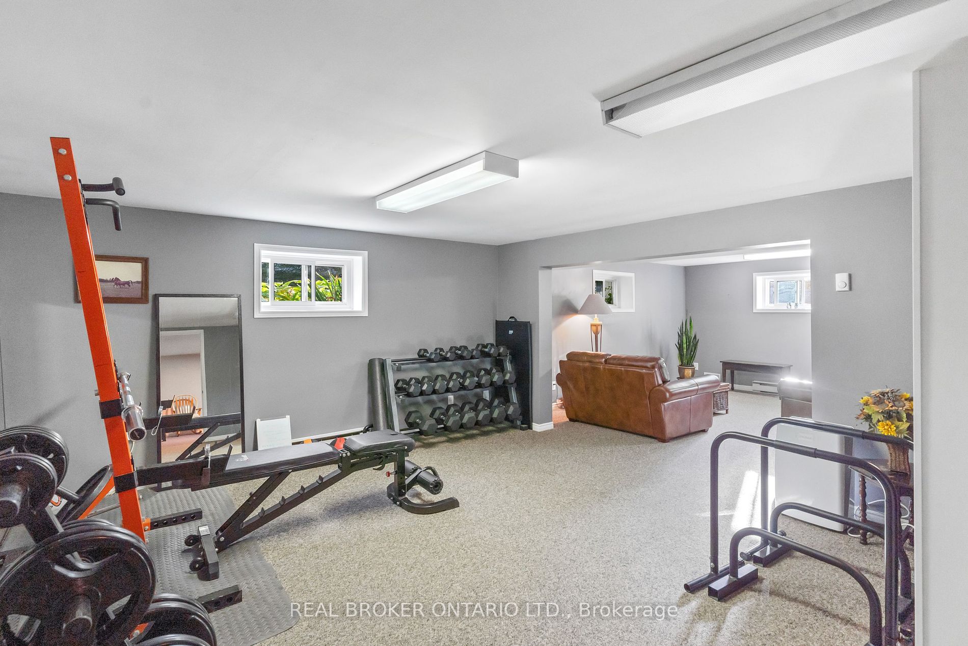 45 Maple Dr