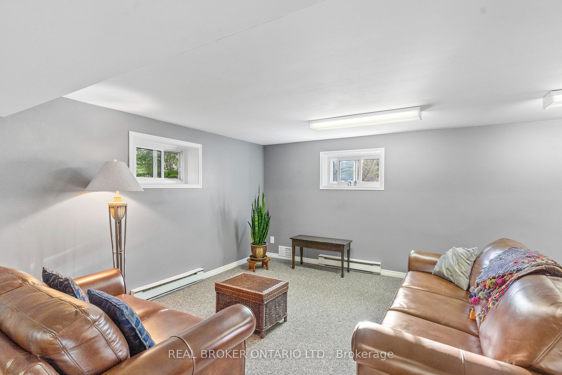 45 Maple Dr
