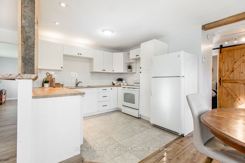 10 Oak St