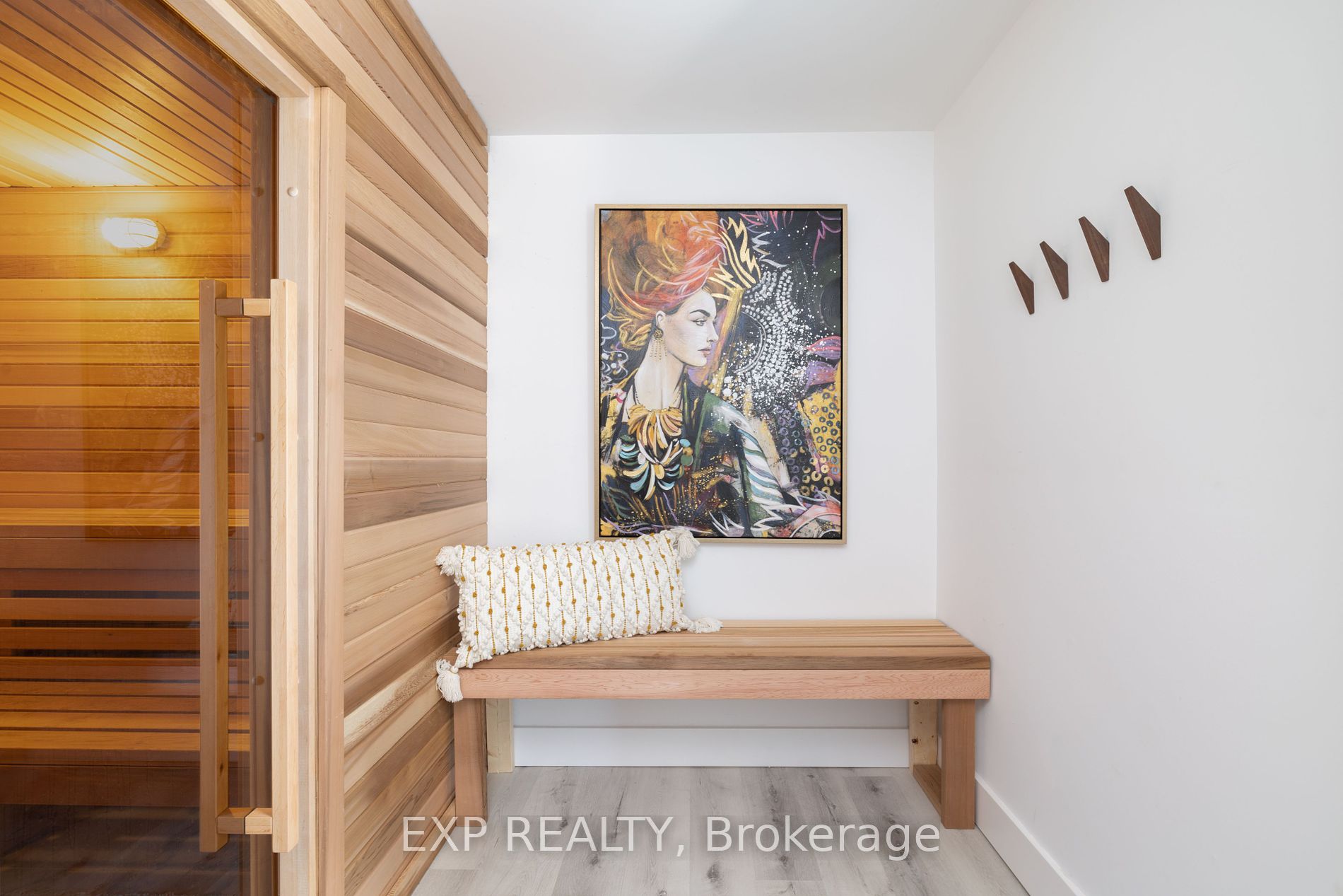 363 Macisaac Dr