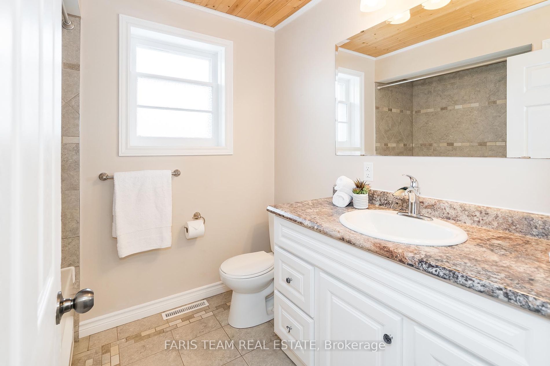 105 Bayview Dr