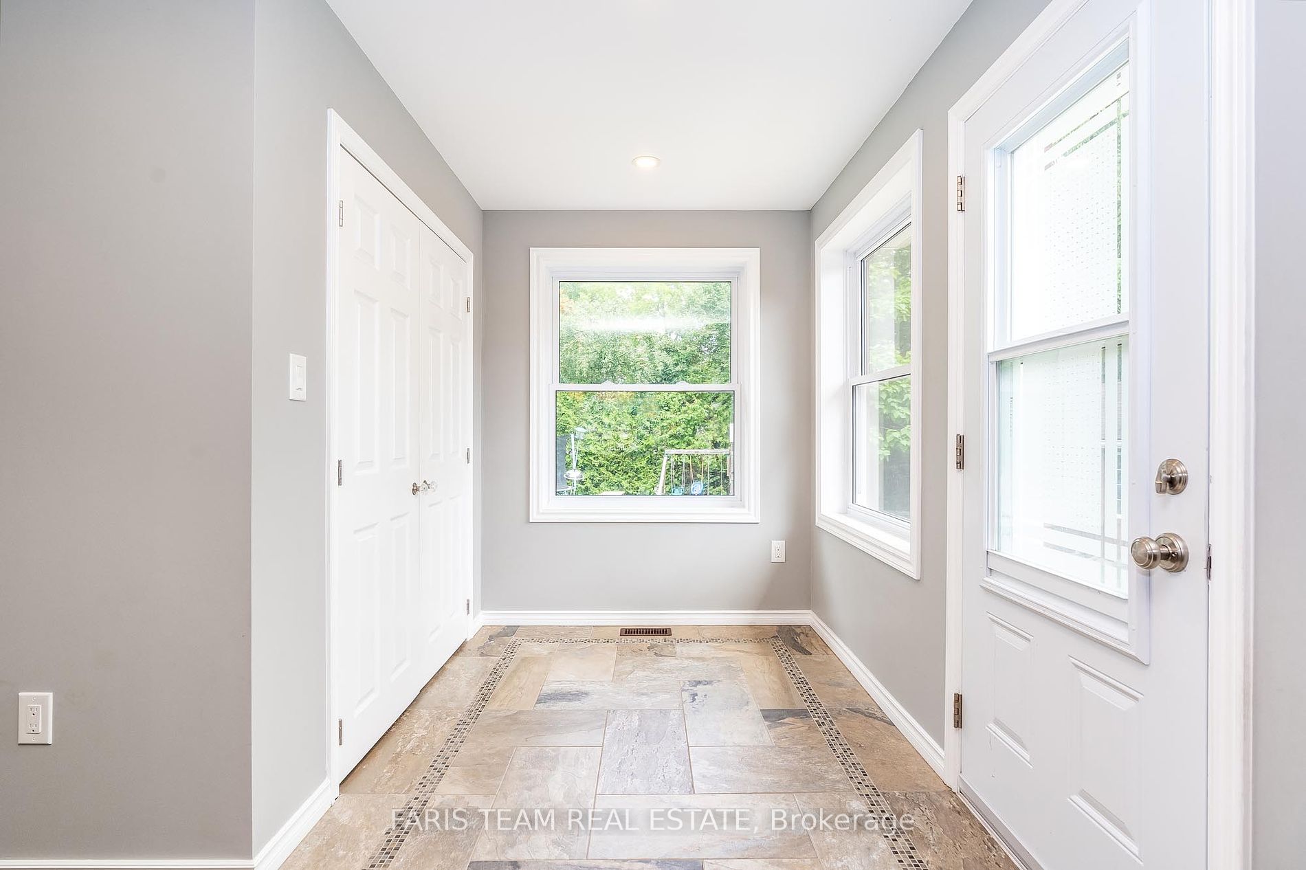 105 Bayview Dr