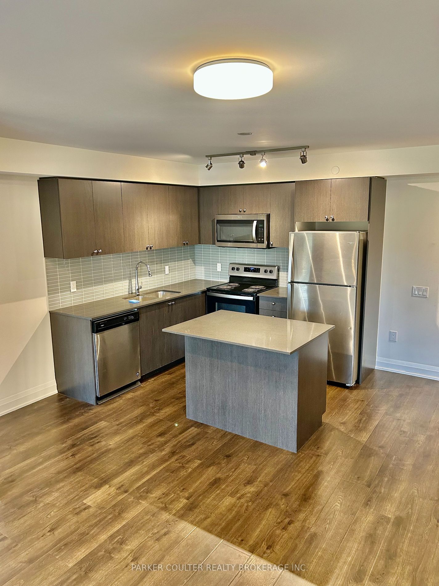 58 Lakeside Terrace, #215