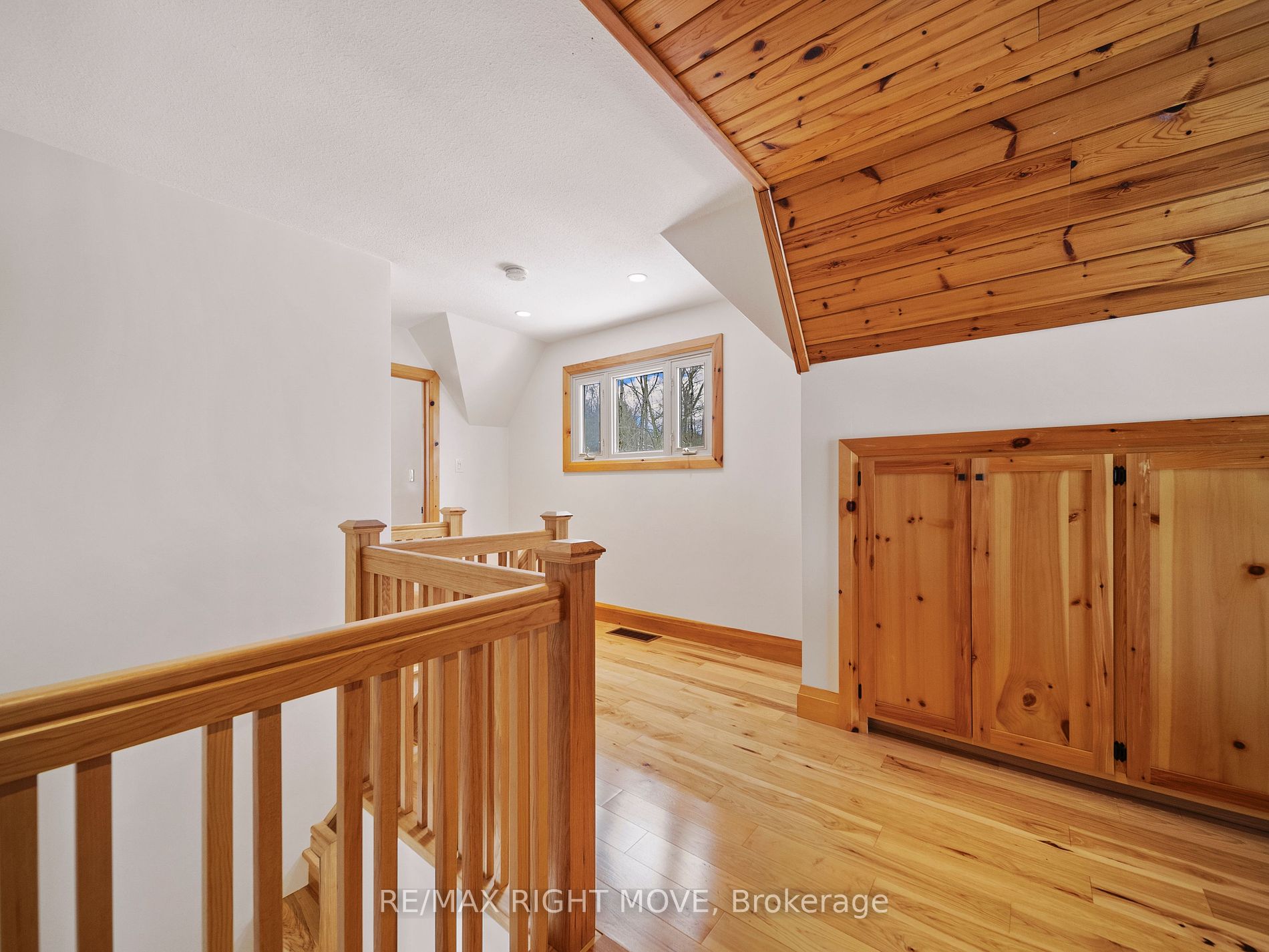 983 Bass Lake Side Road E