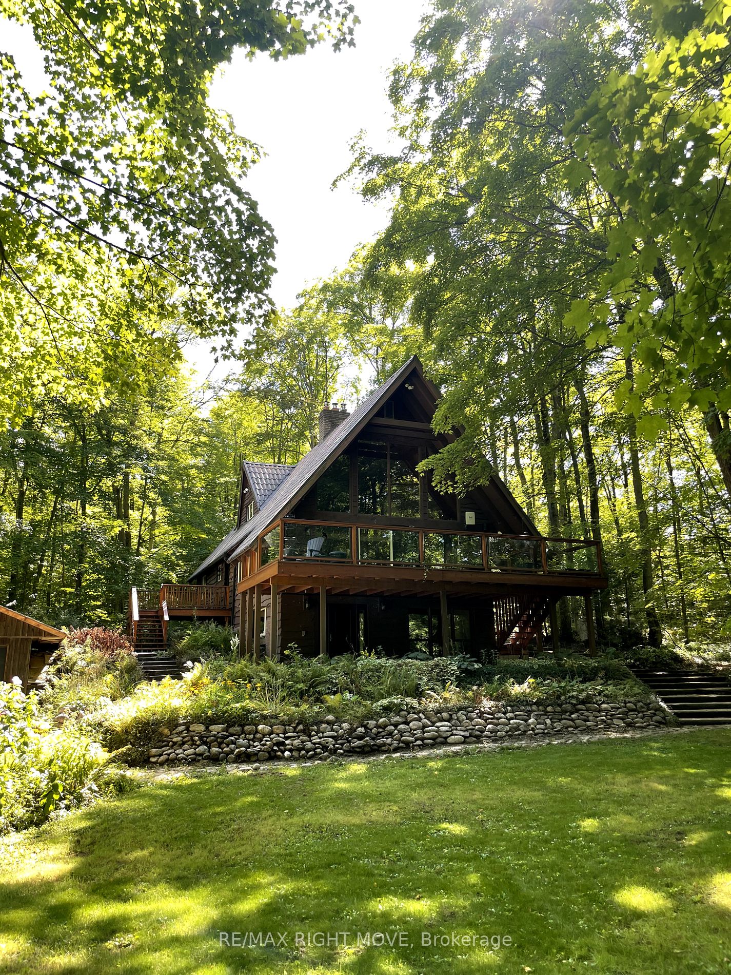983 Bass Lake Side Road E