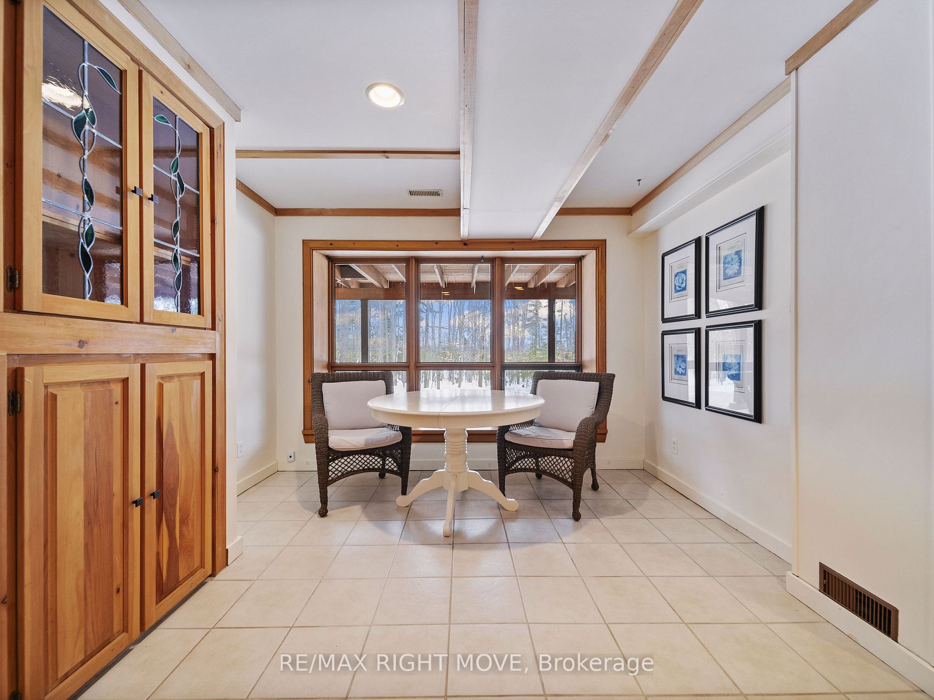 983 Bass Lake Side Road E