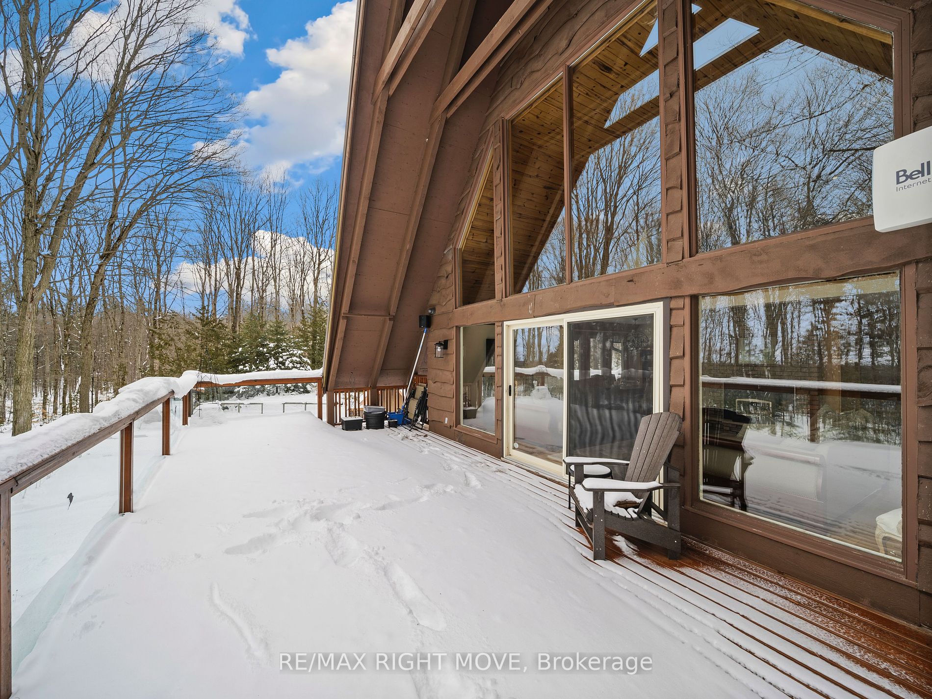 983 Bass Lake Side Road E