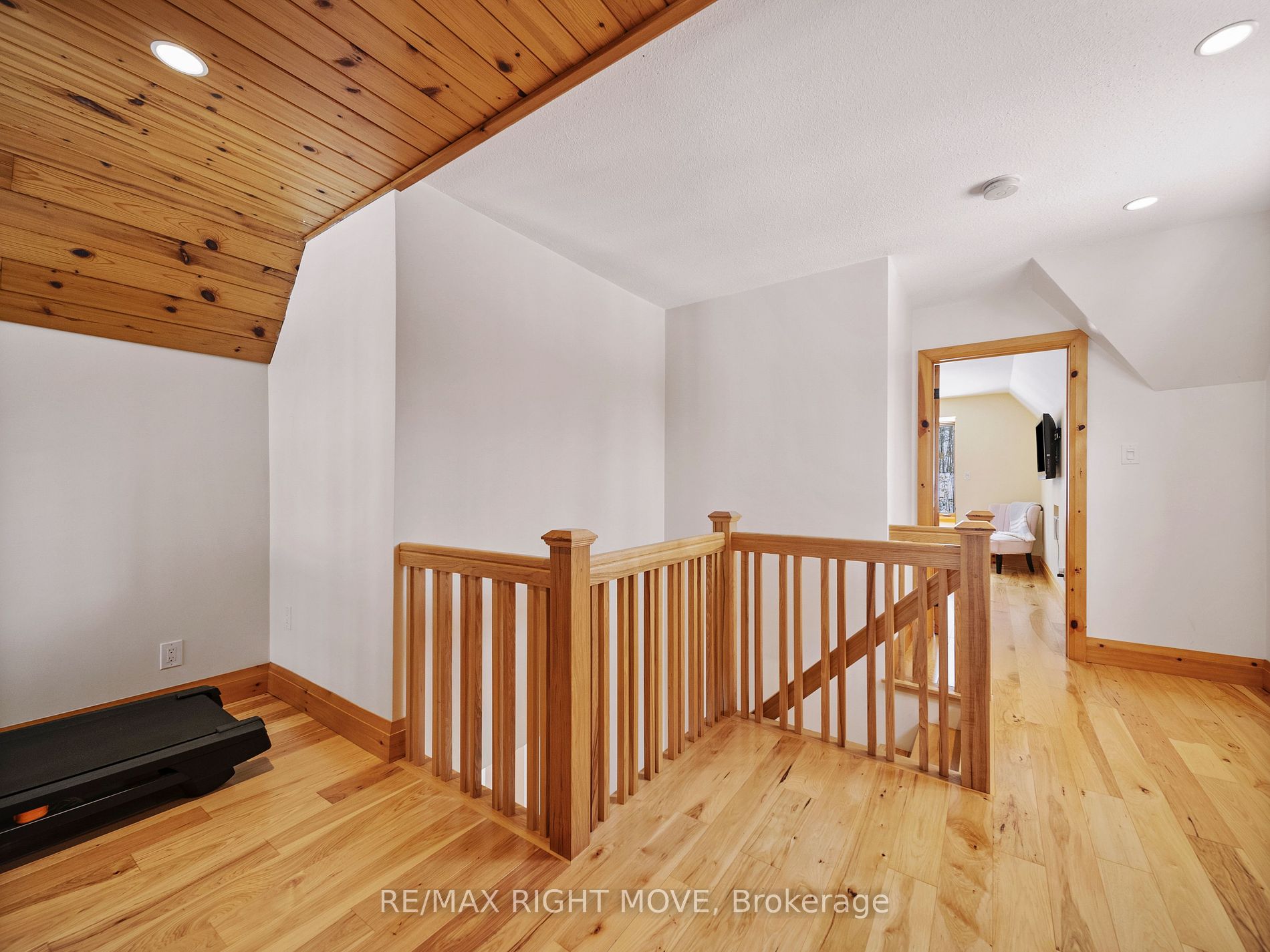 983 Bass Lake Side Road E