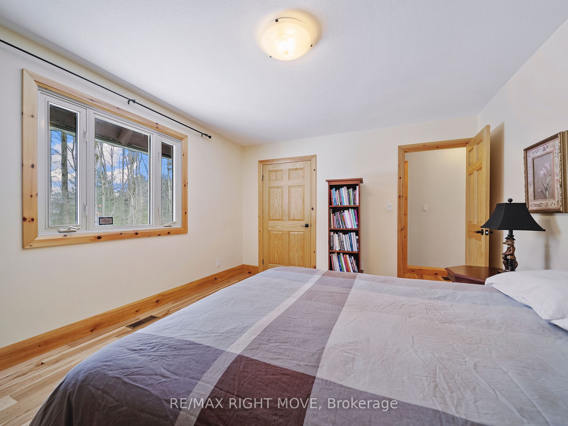 983 Bass Lake Side Road E