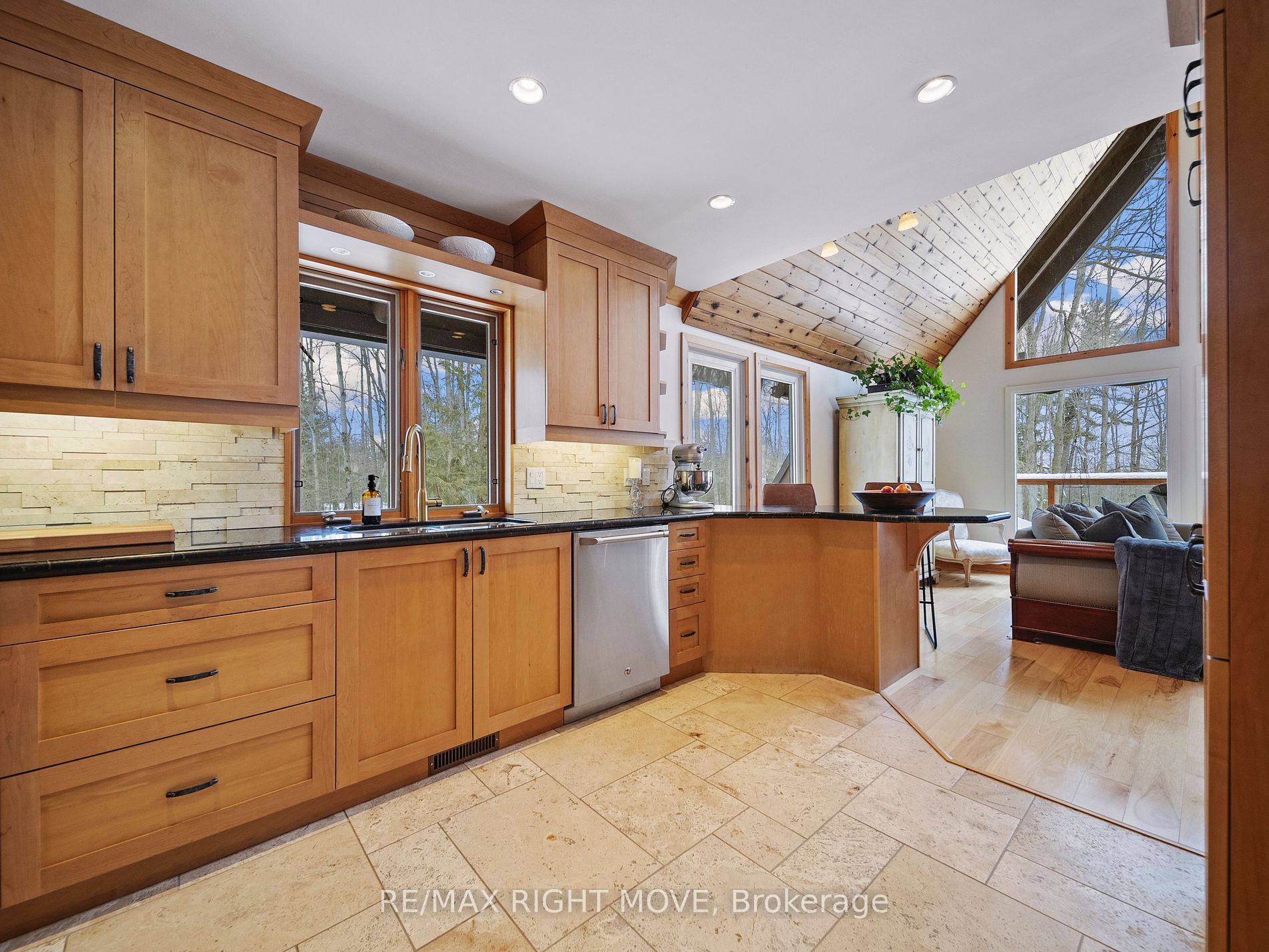 983 Bass Lake Side Road E