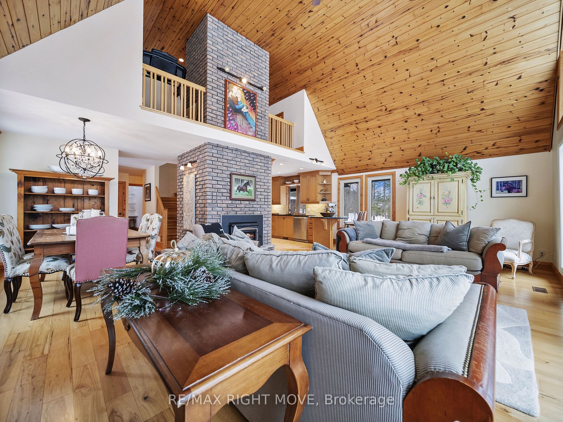 983 Bass Lake Side Road E