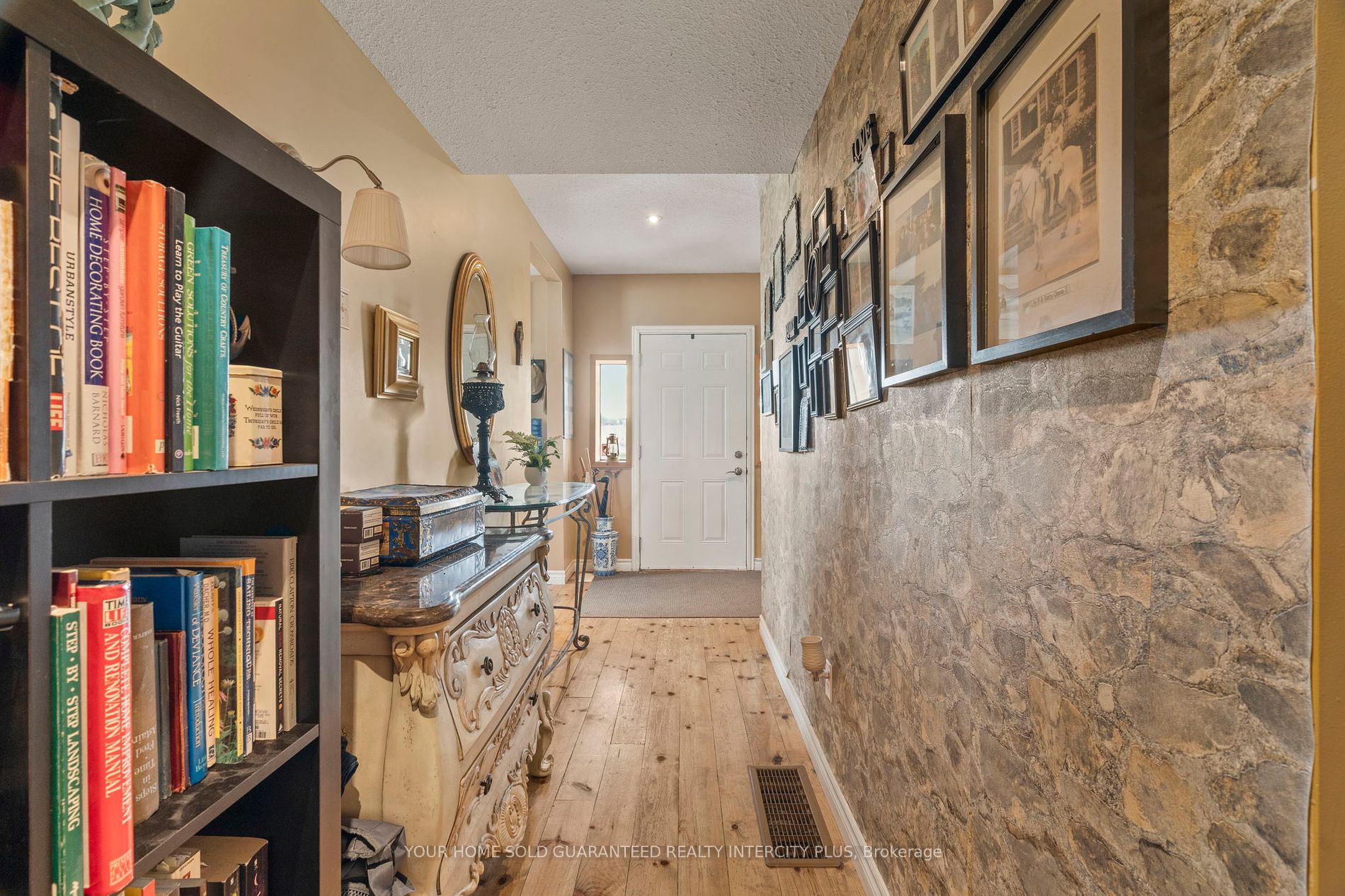951 Penetanguishene Rd