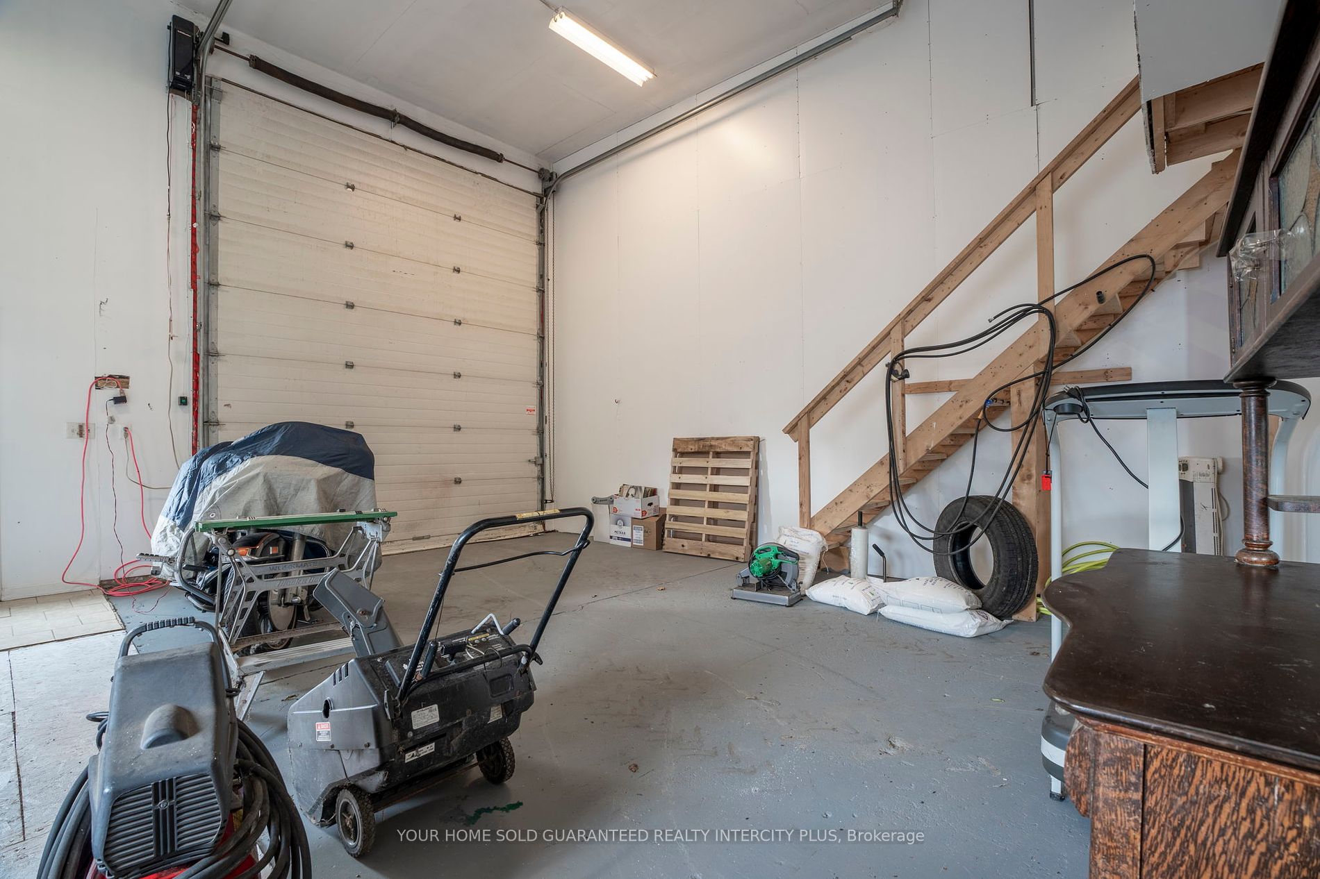 951 Penetanguishene Rd