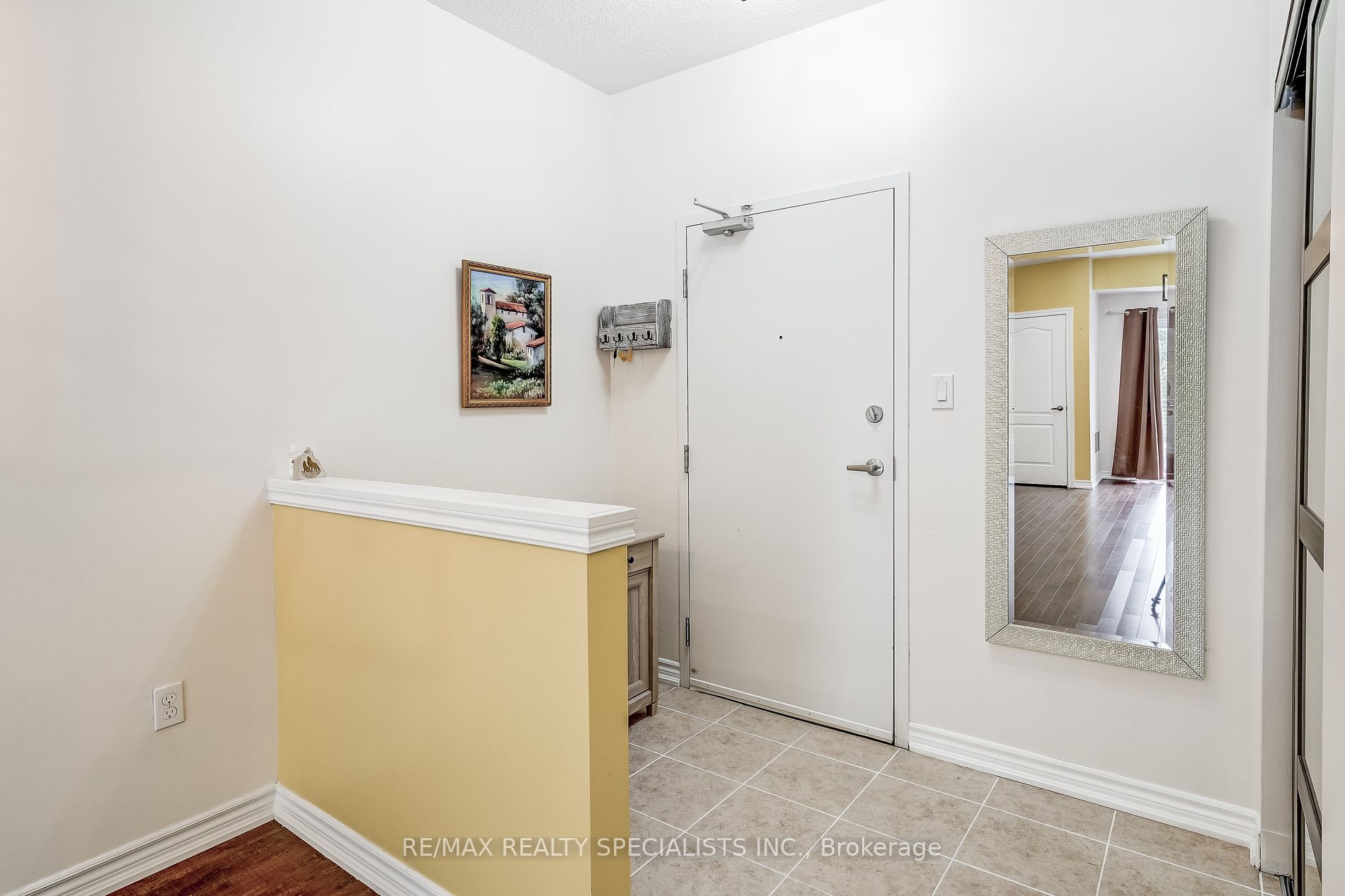 43 Ferndale Dr S, #406