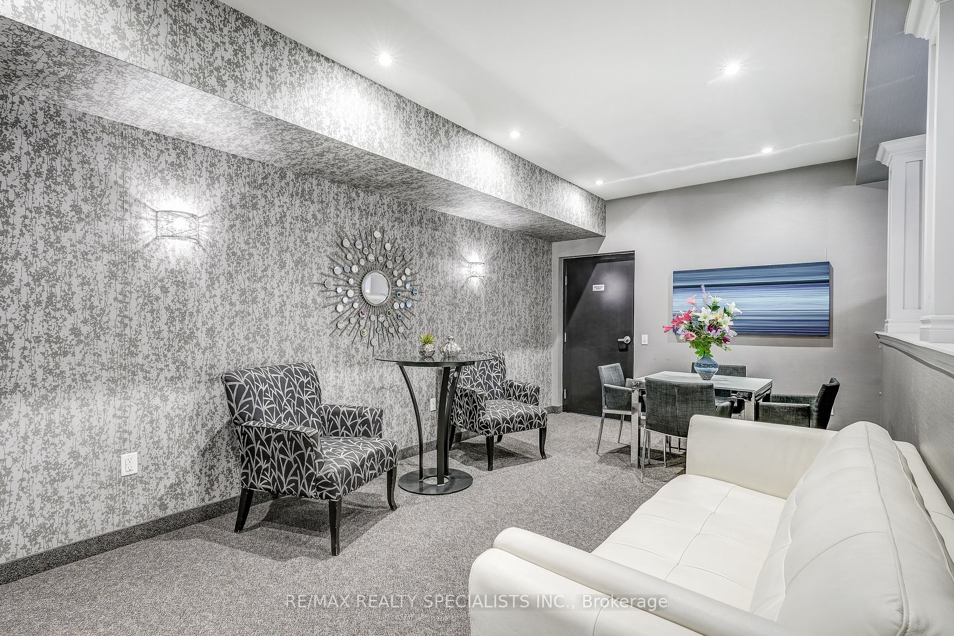 43 Ferndale Dr S, #406