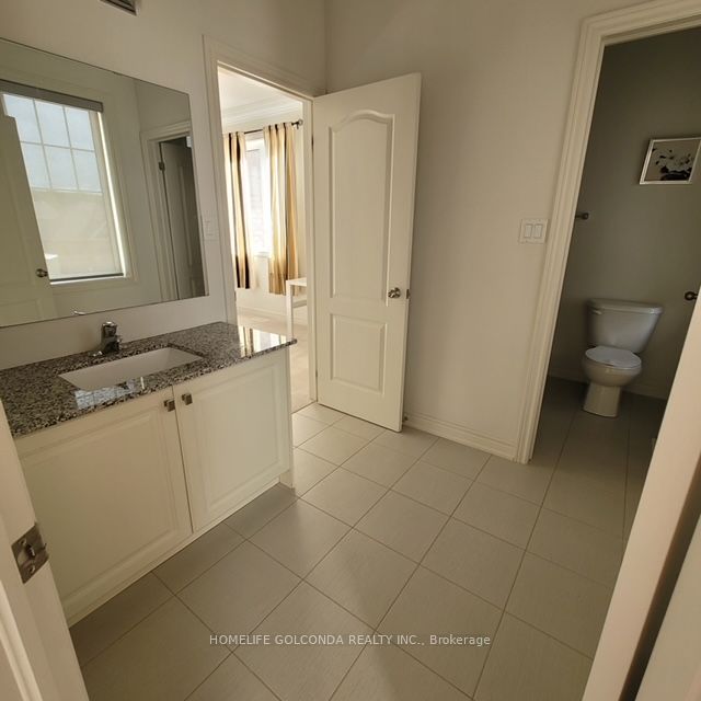 49 Redmond Cres