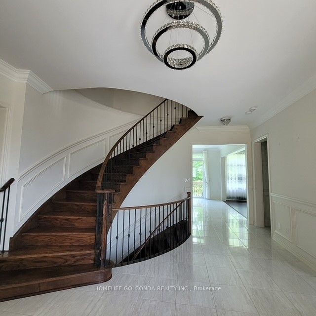49 Redmond Cres