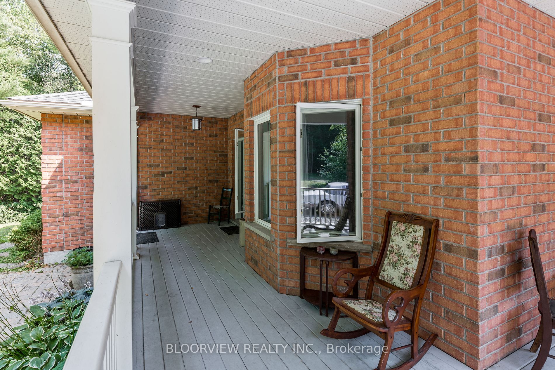 1643 THE ANGELA SCHMIDT F Road