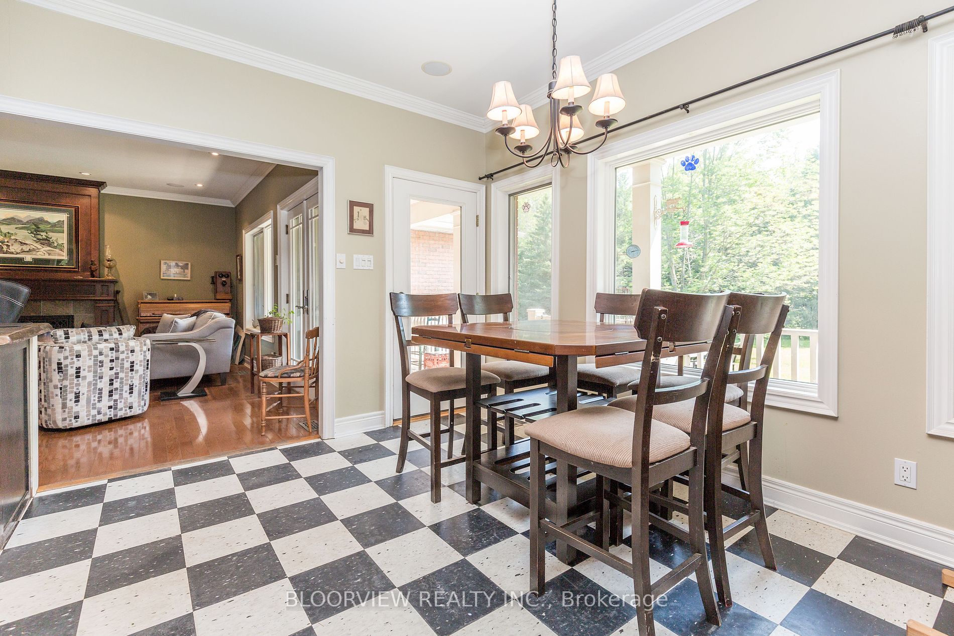1643 THE ANGELA SCHMIDT F Road