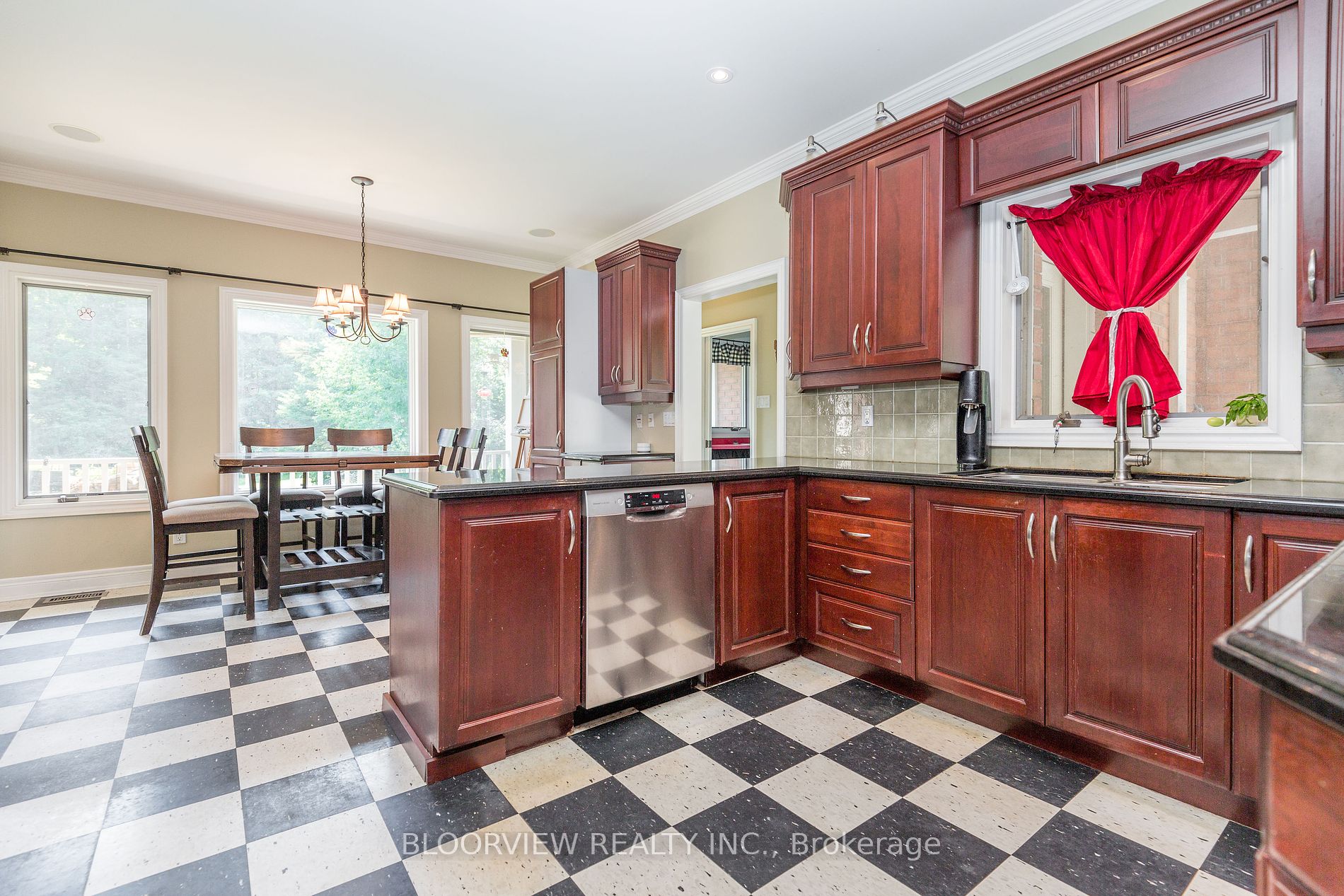 1643 THE ANGELA SCHMIDT F Road
