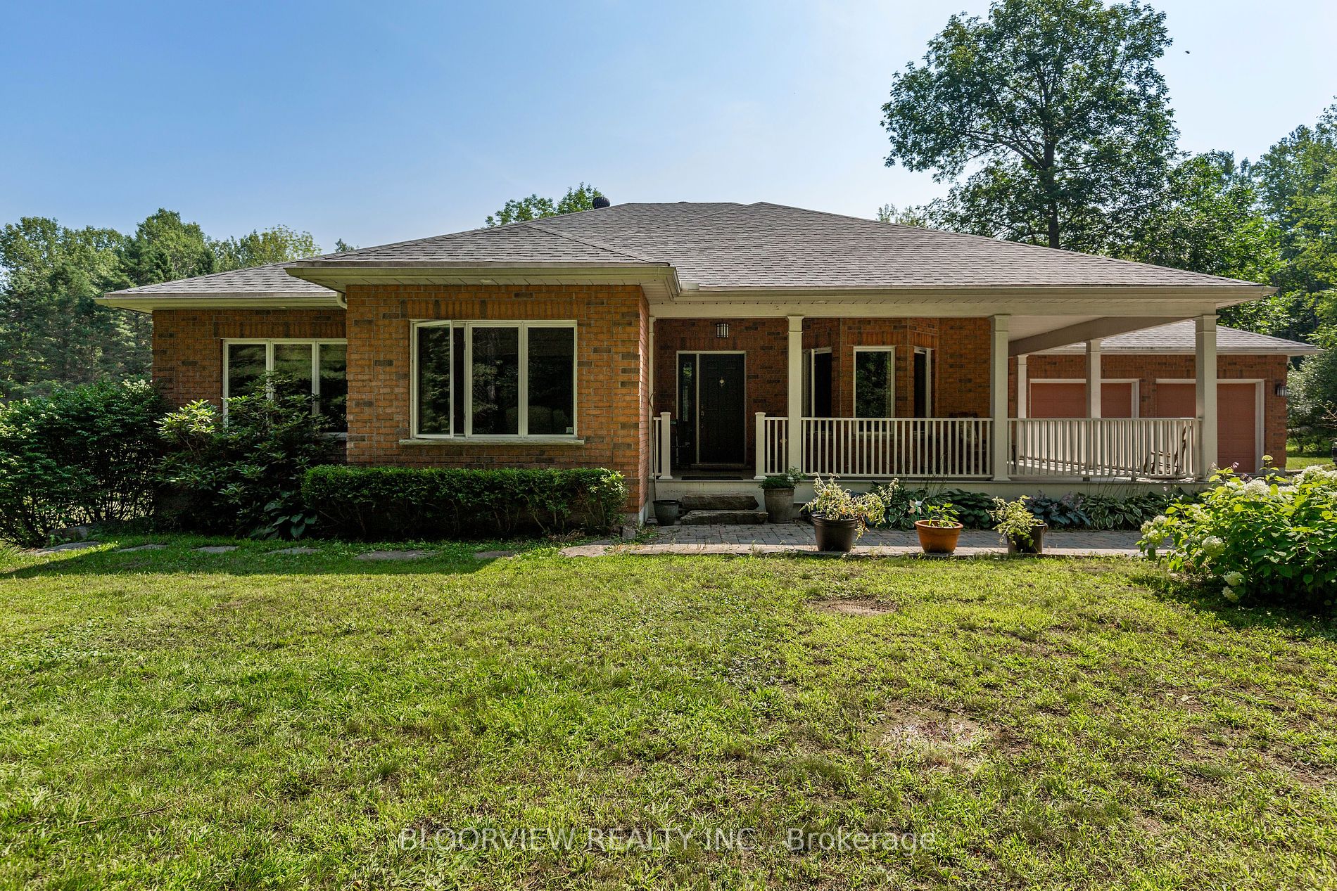 1643 THE ANGELA SCHMIDT F Road