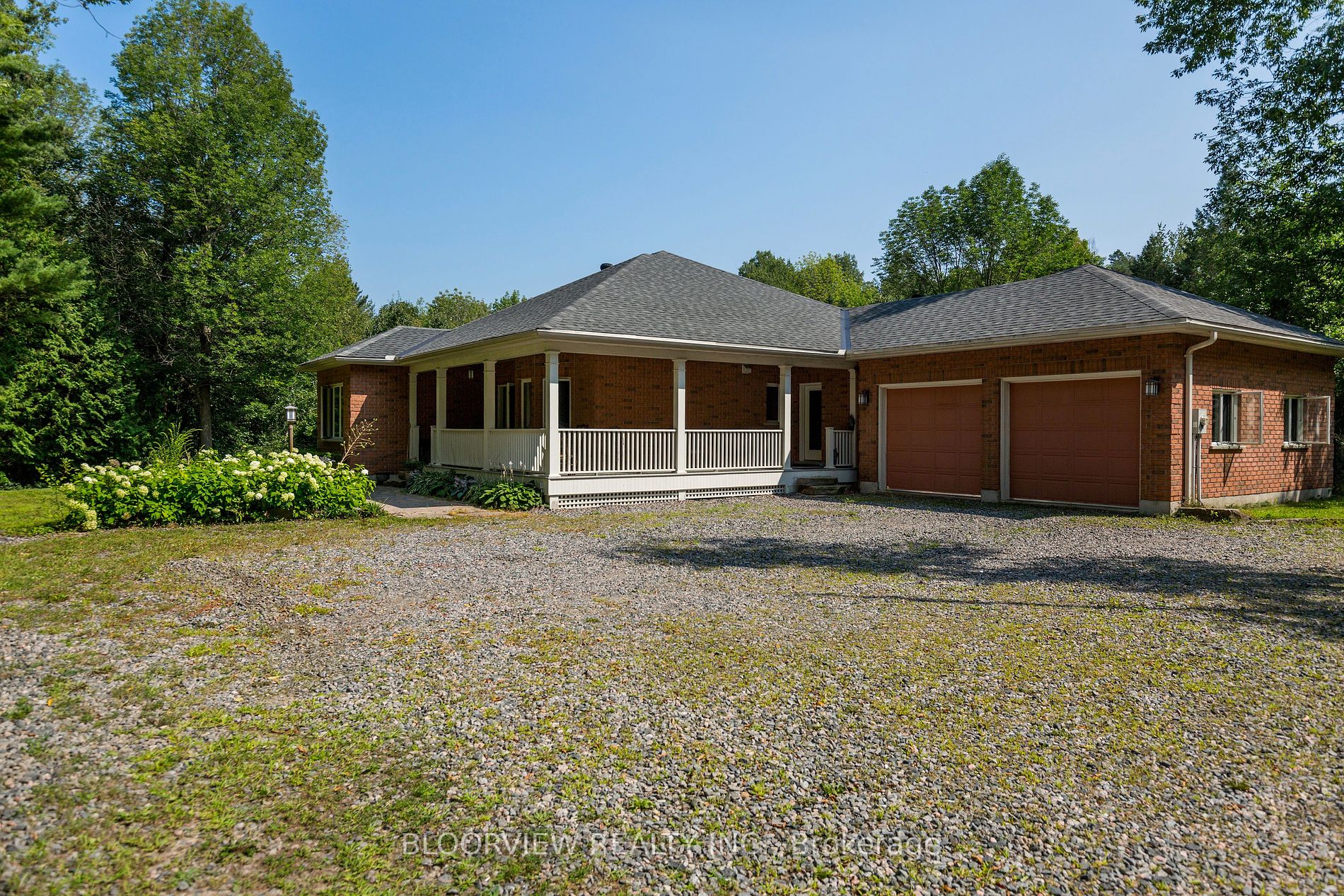1643 THE ANGELA SCHMIDT F Road