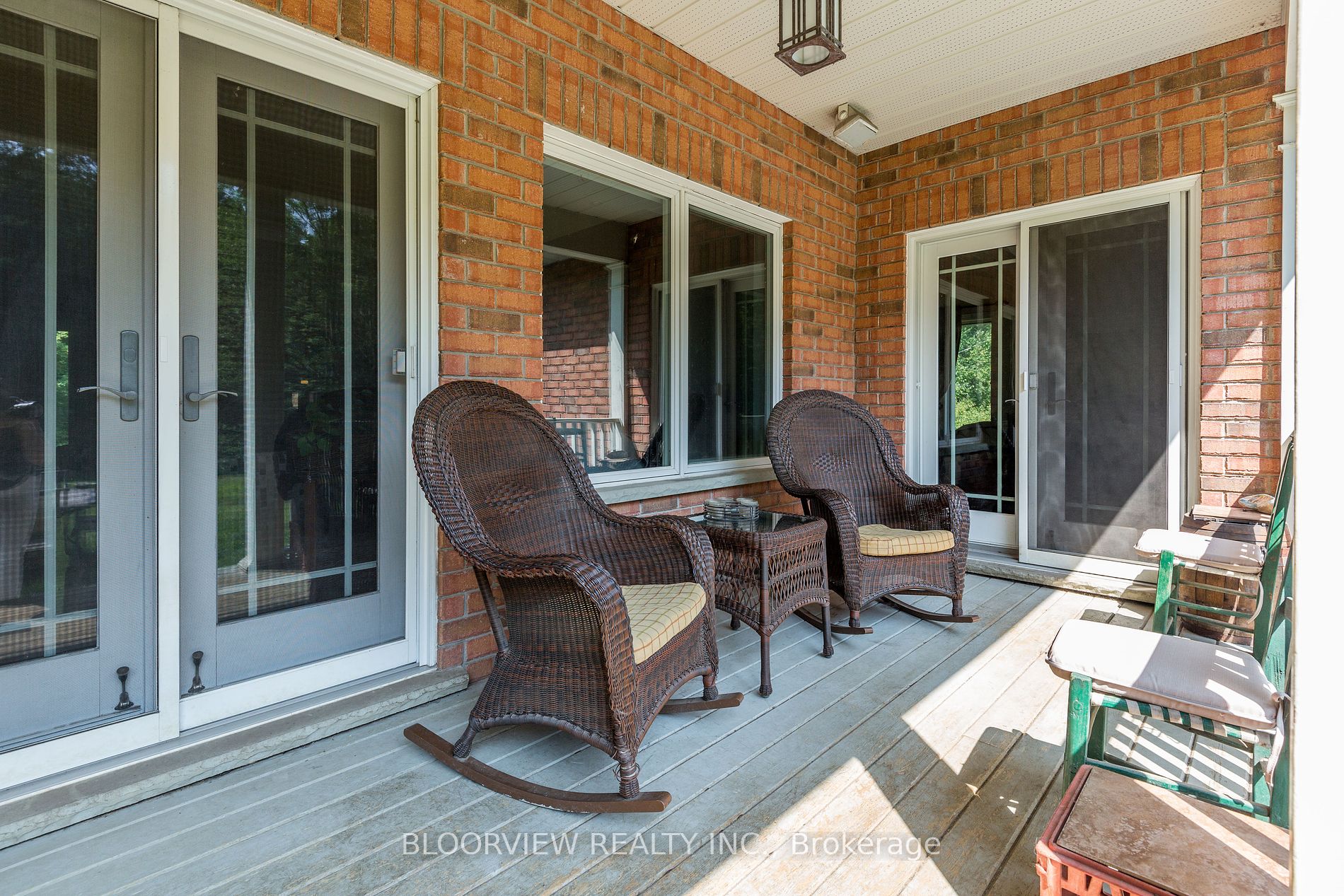 1643 THE ANGELA SCHMIDT F Road