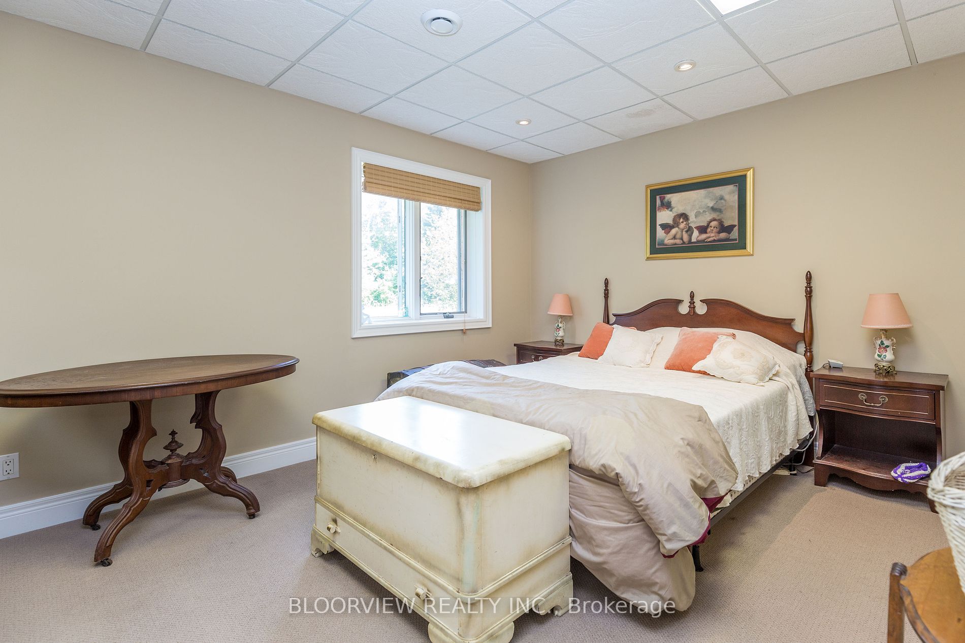 1643 THE ANGELA SCHMIDT F Road