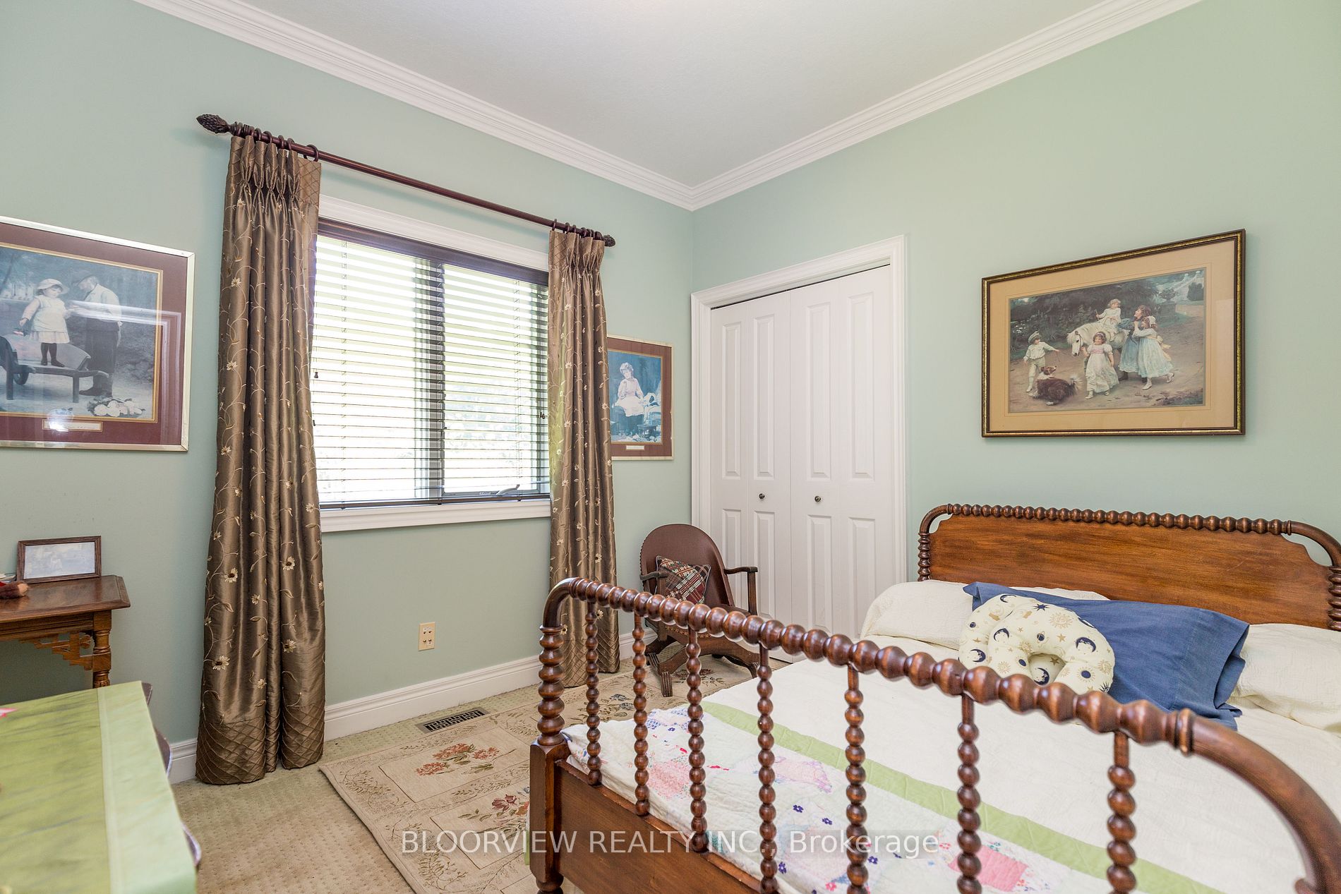 1643 THE ANGELA SCHMIDT F Road
