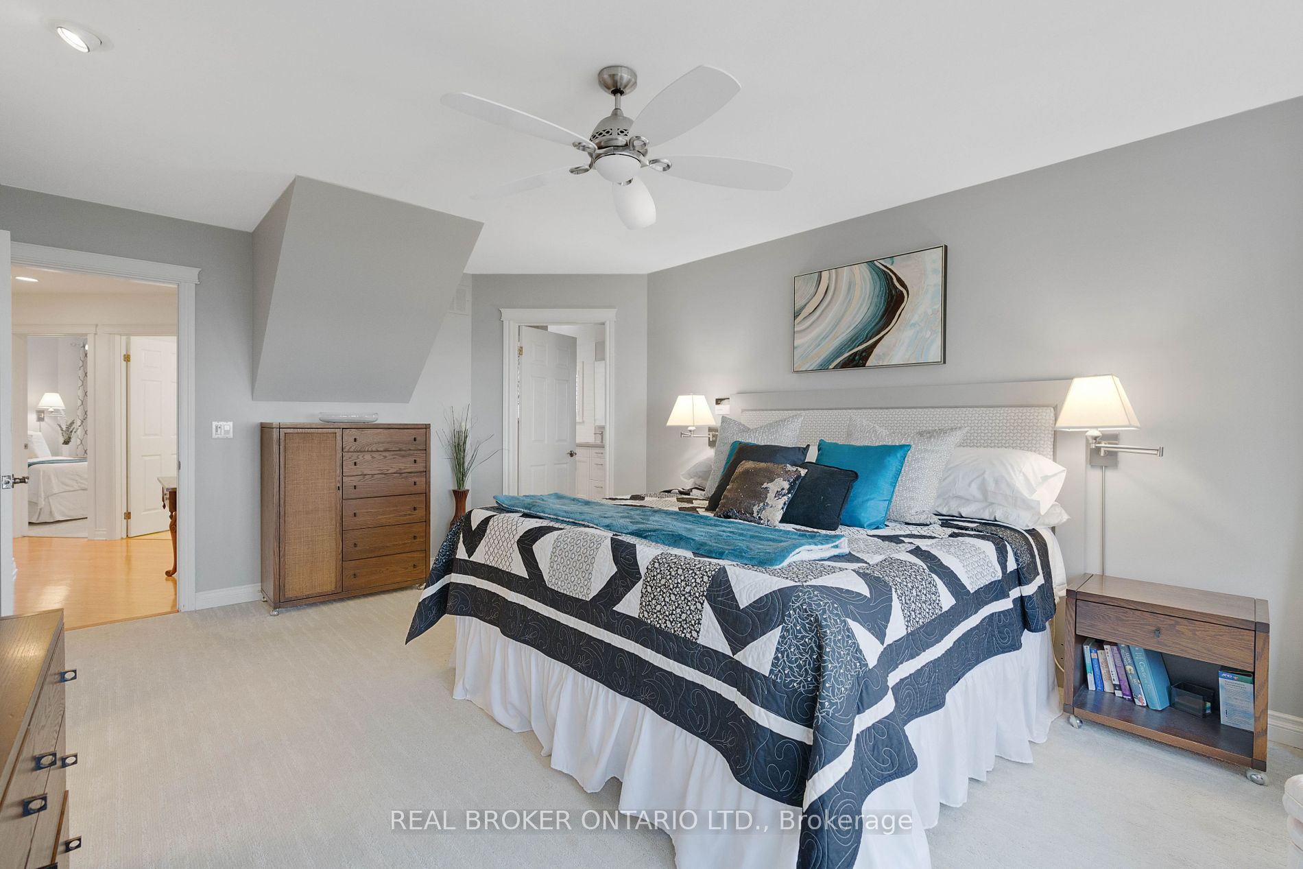 20 Tiny Beaches Road N