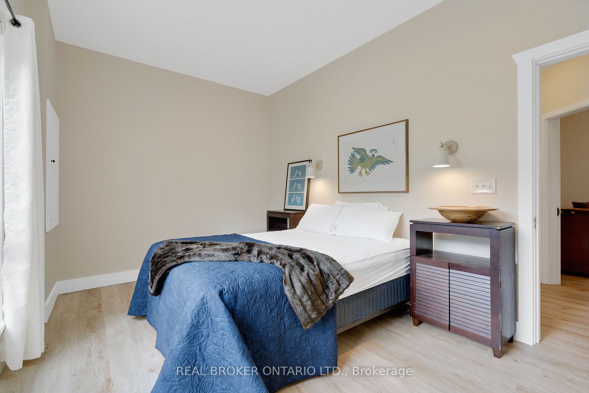 20 Tiny Beaches Road N
