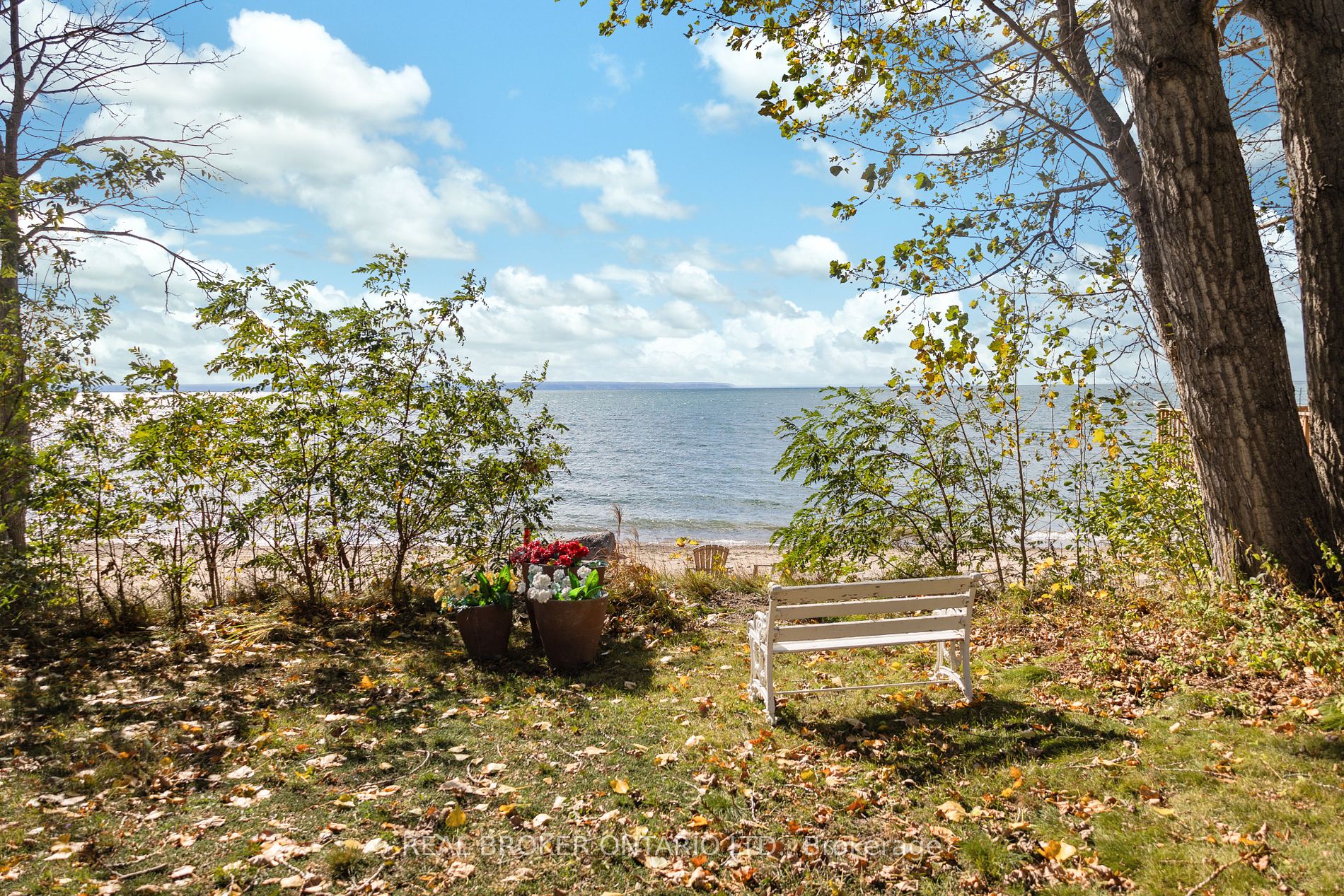 20 Tiny Beaches Road N
