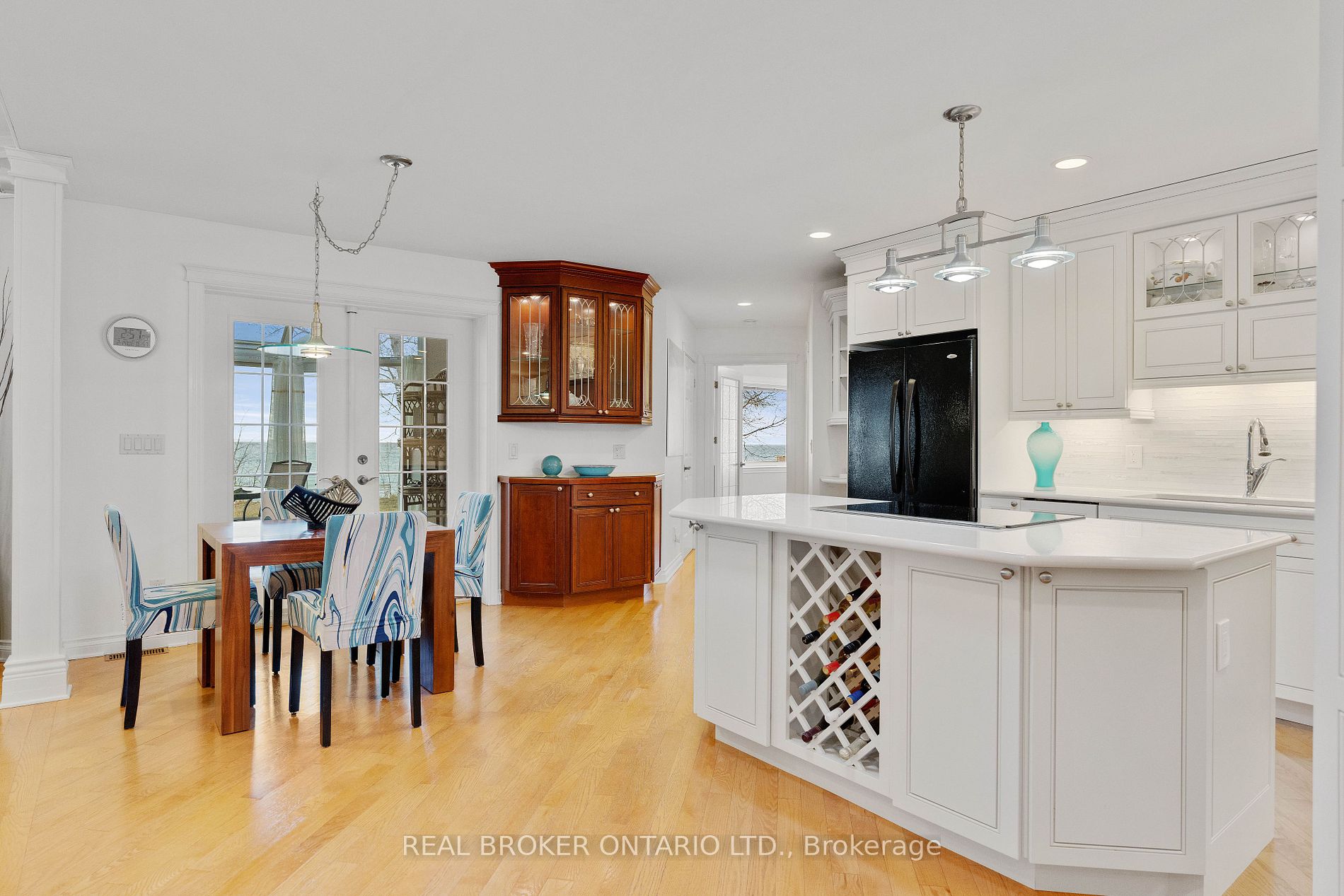 20 Tiny Beaches Road N