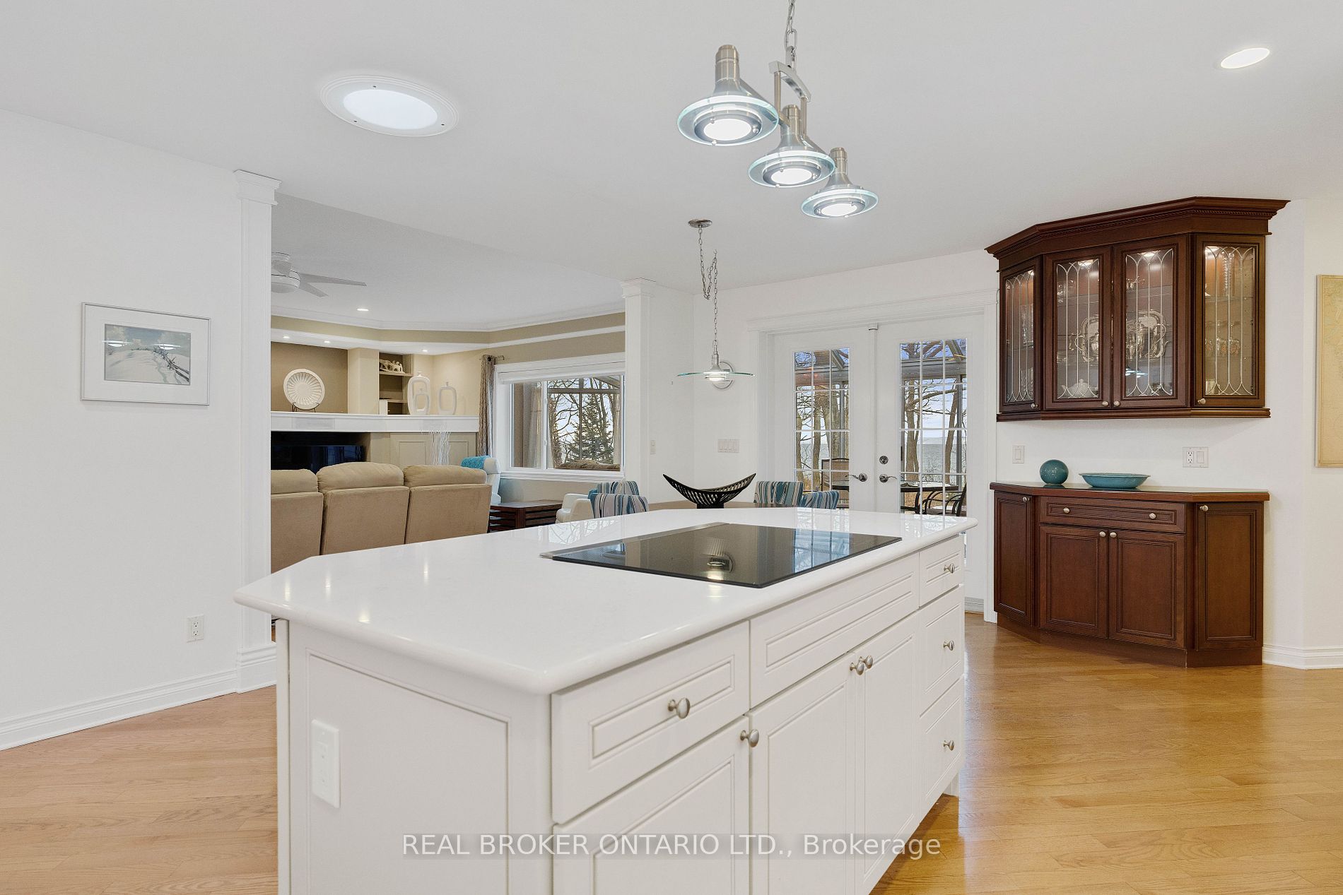 20 Tiny Beaches Road N