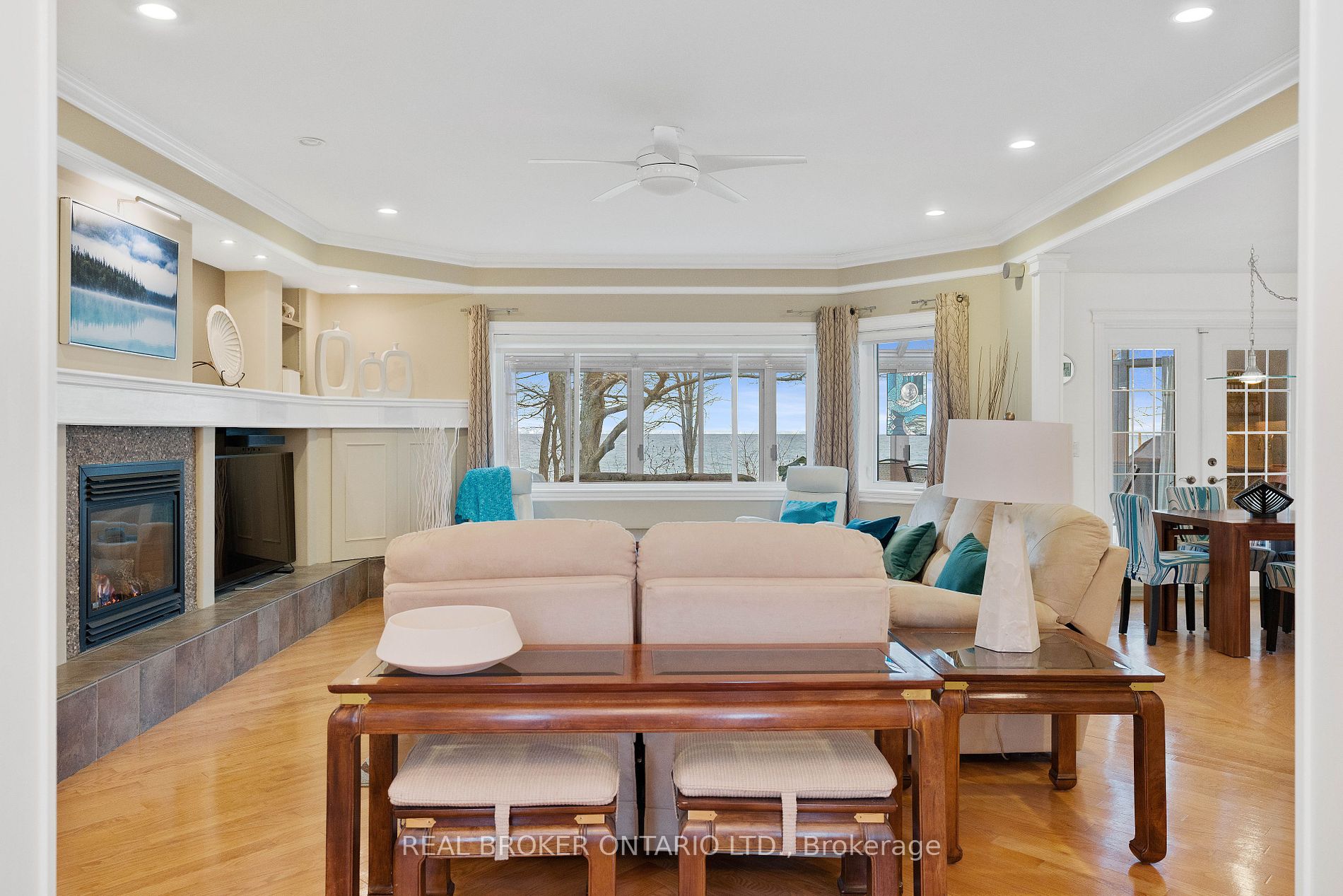 20 Tiny Beaches Road N