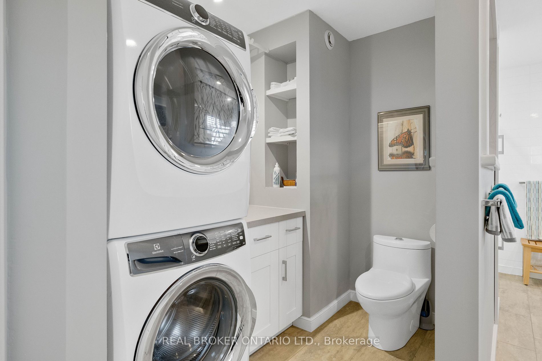 20 Tiny Beaches Road N