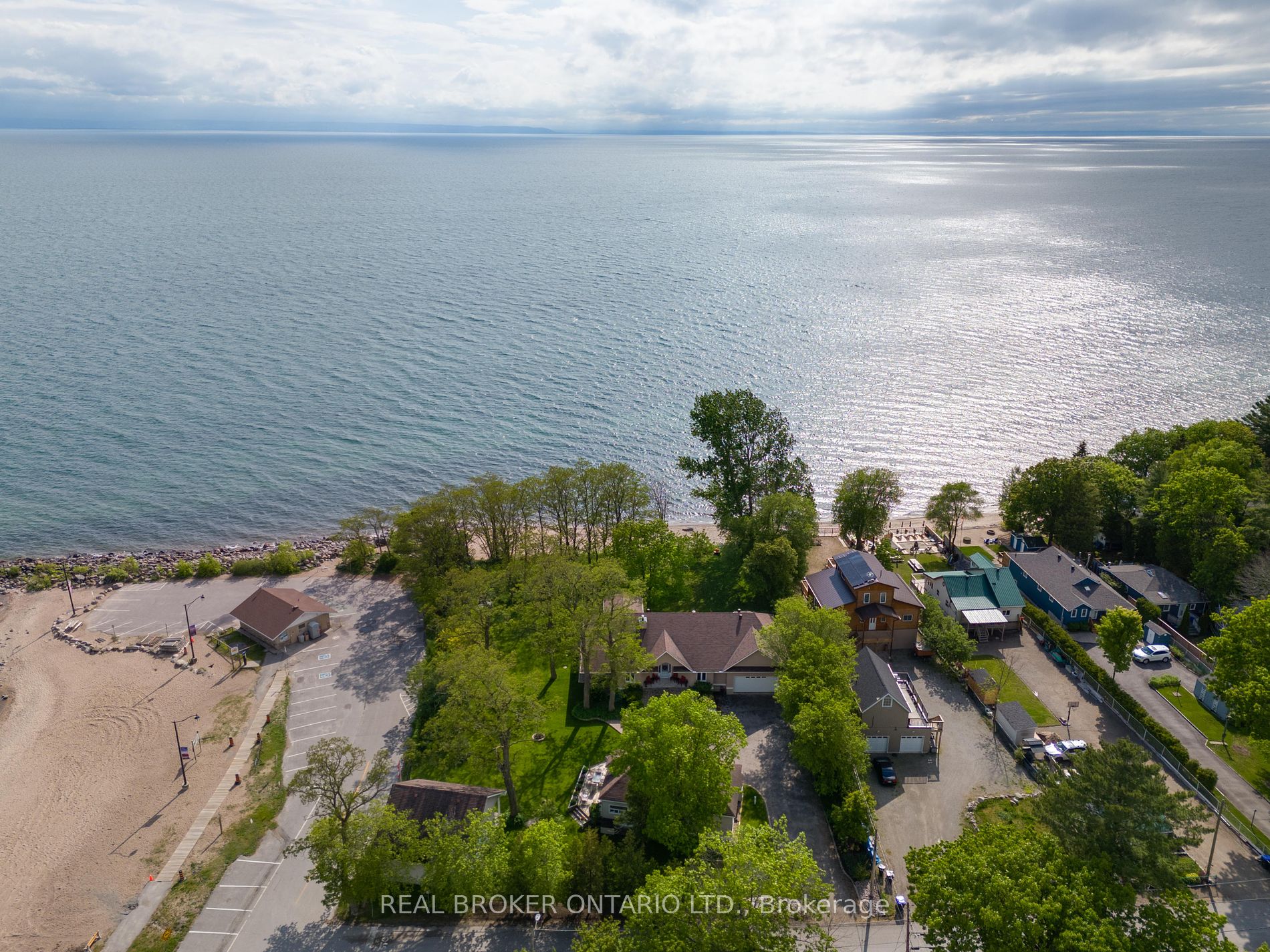 20 Tiny Beaches Road N