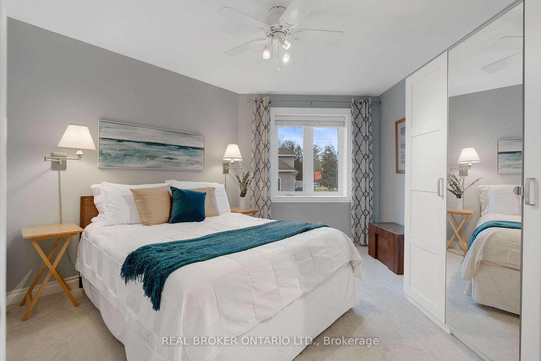 20 Tiny Beaches Road N