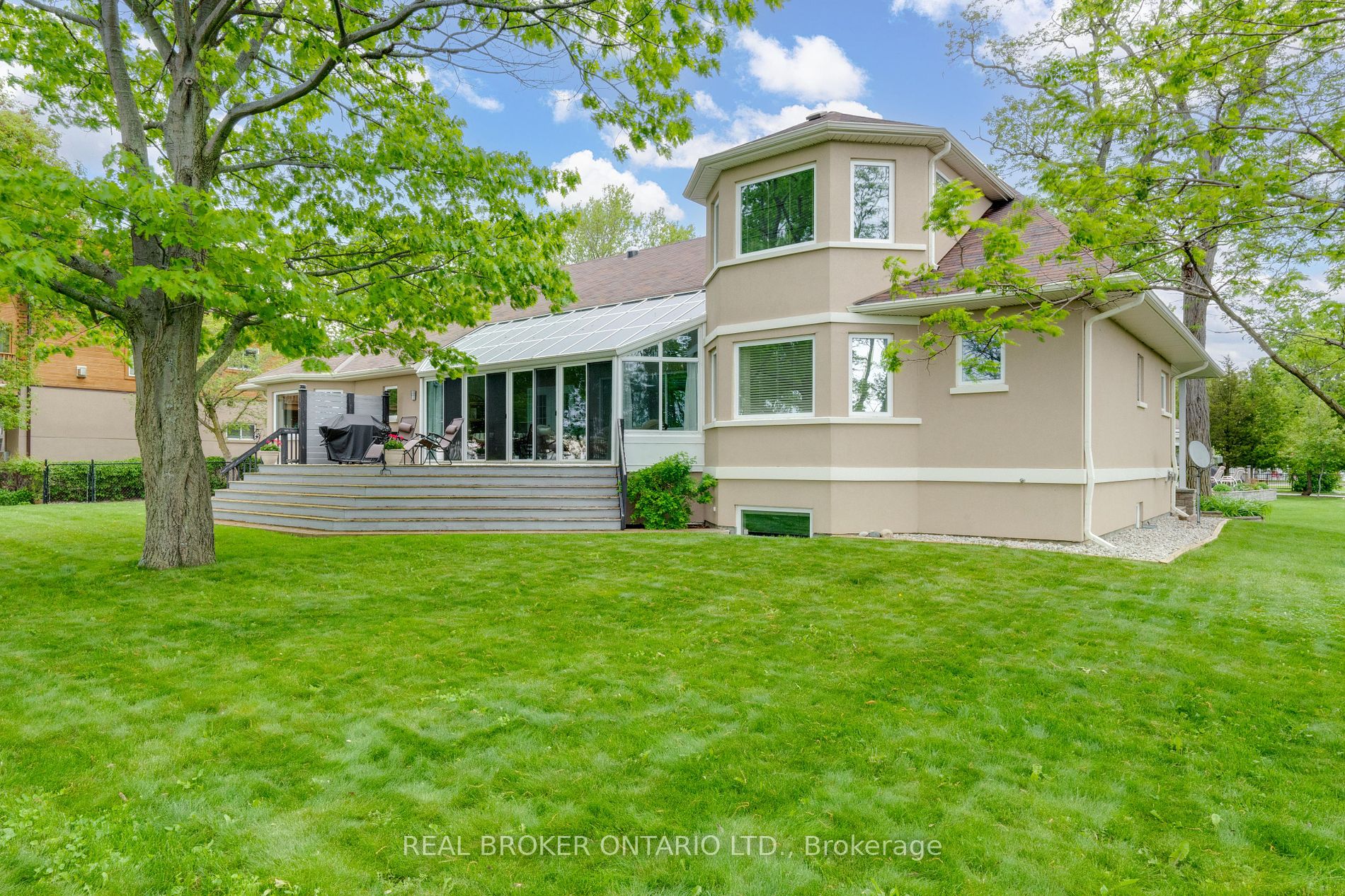 20 Tiny Beaches Road N