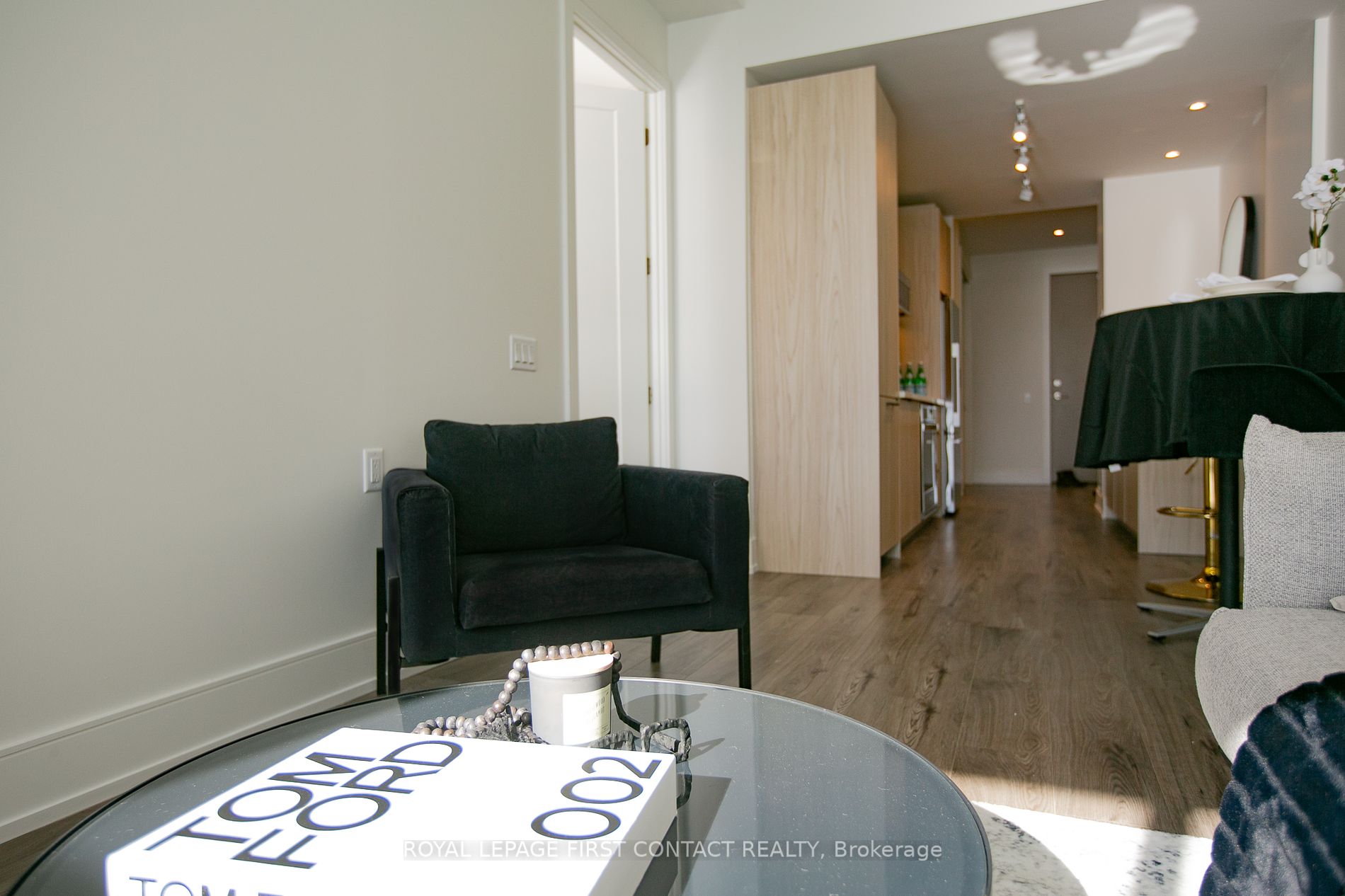 185 Dunlop Street E, #910