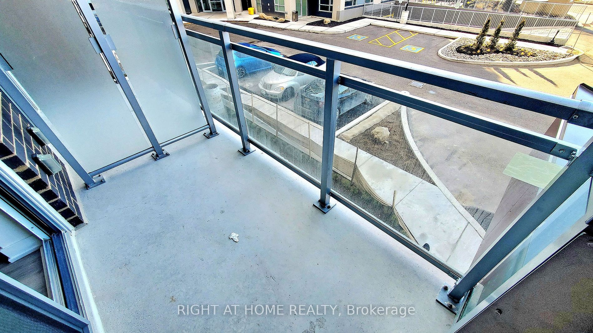 56 Lakeside Terrace, #212